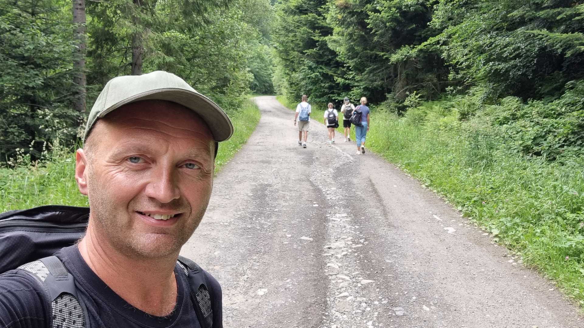 Poszła ekipą przed siebie 🚶😁