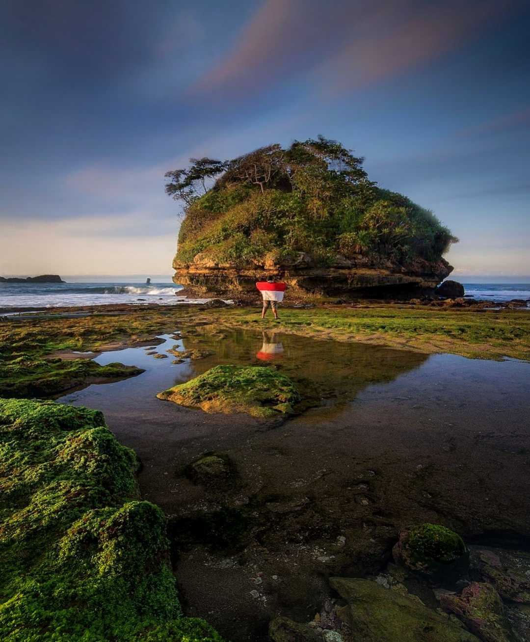 Bangkitnya Pariwisata Indonesia