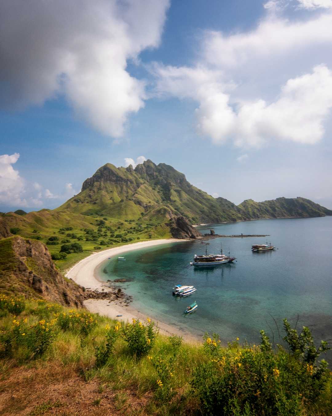 pagi di pulau padar