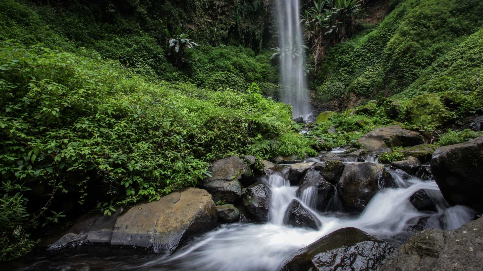 Watu Ondo Waterfall 