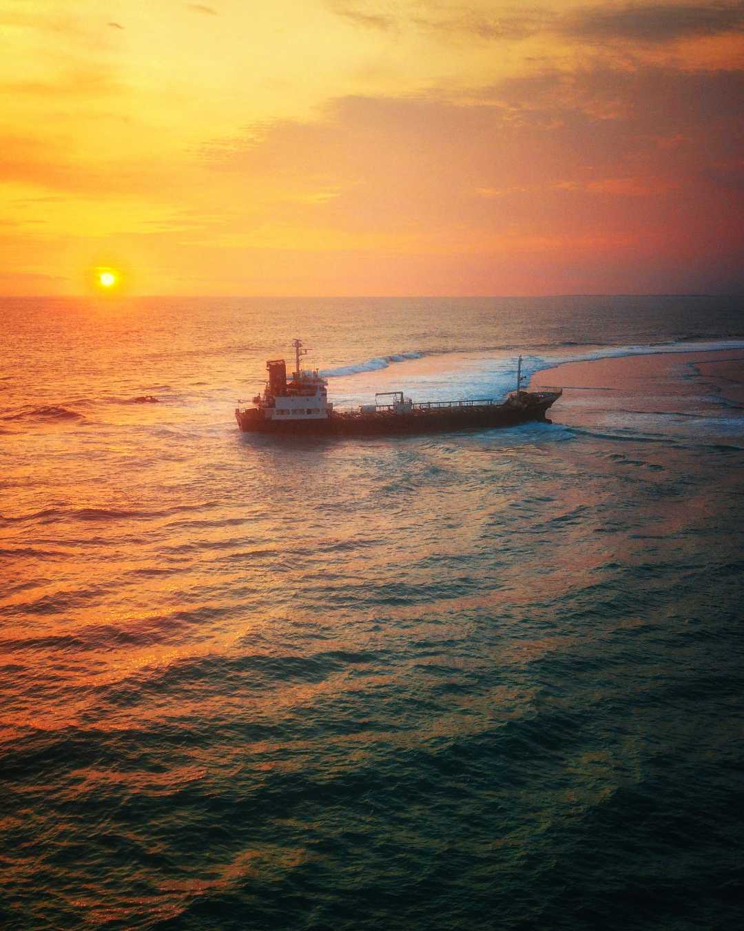 Kapal Tanker Karam 