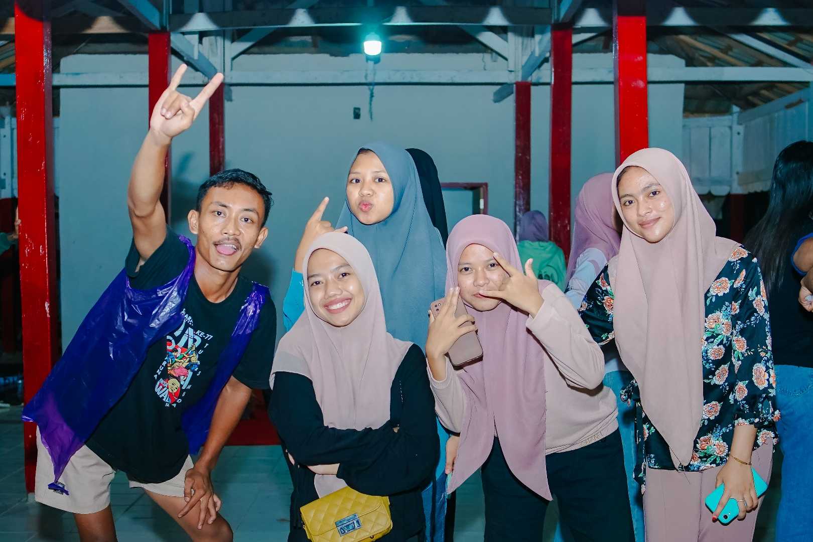 panitia lomba 17san