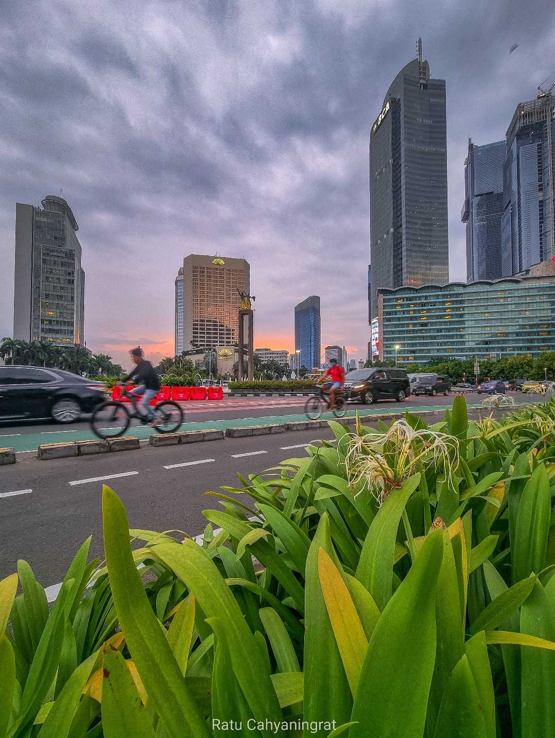 PEDESTRIAN BUNDERAN HI,  JALAN MH THAMRIN JAKARTA PUSAT