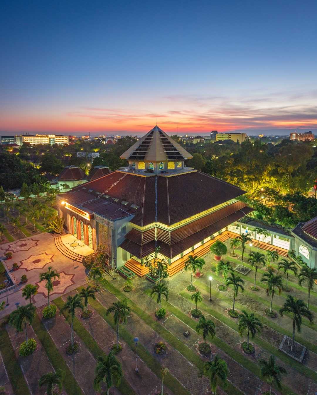 masjid universitas gajah mada