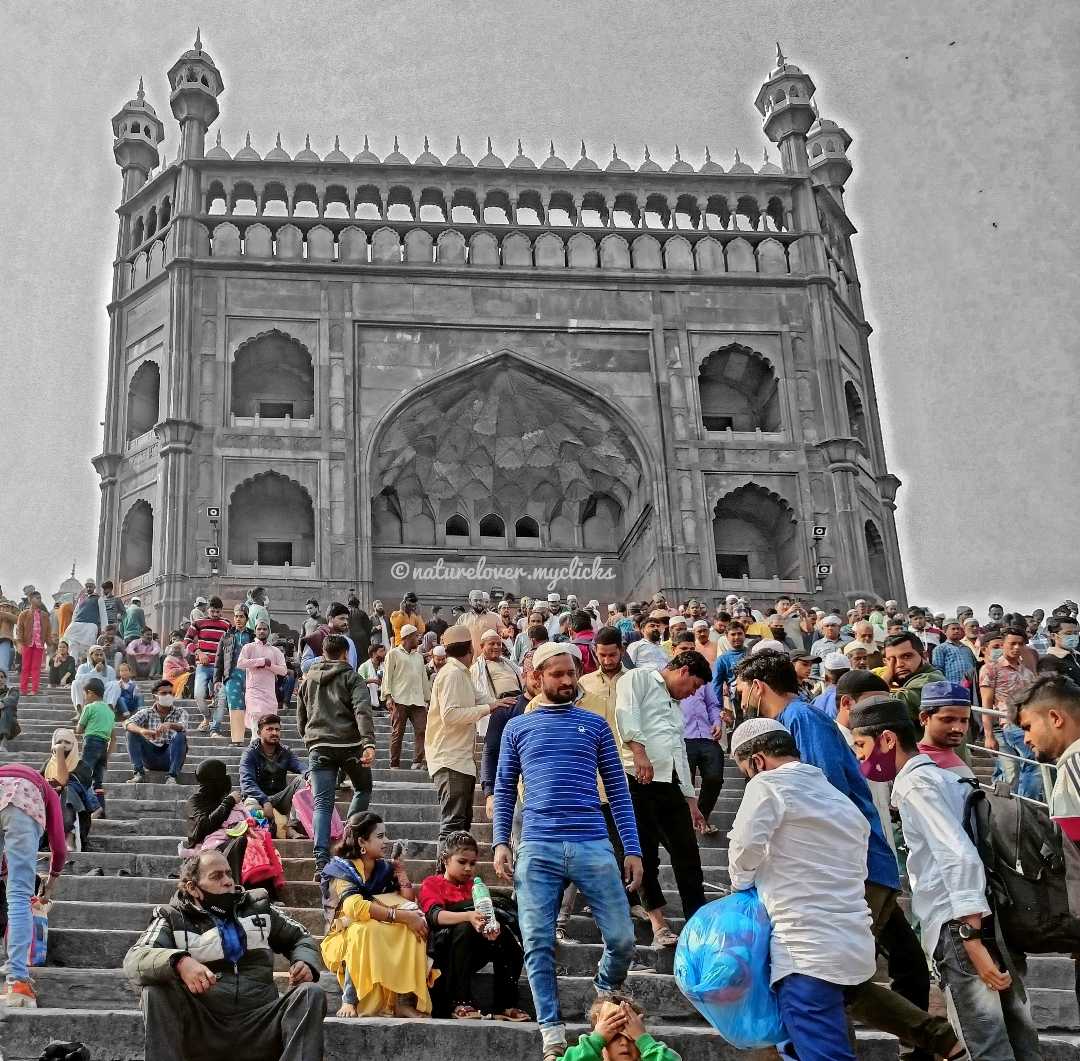 "Meeting Local People At Jama Masjid"