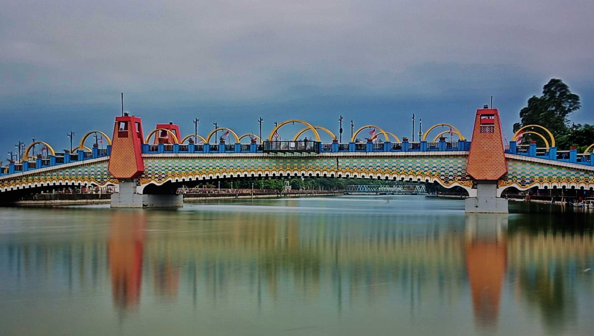 Jembatan Kaca ( Jembatan Brendeng )
