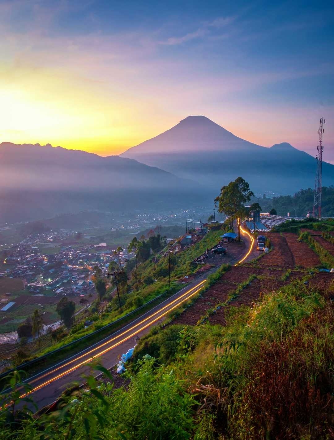 Sunrise pagi di atas gardu pandang