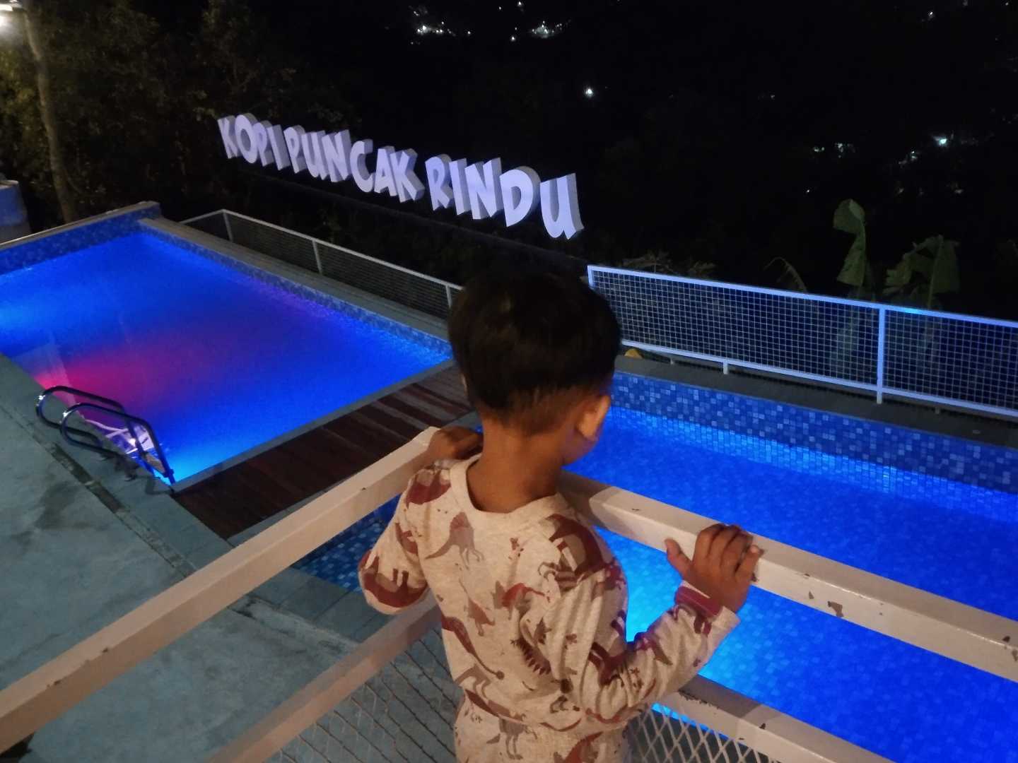 -Kolam Renang-
