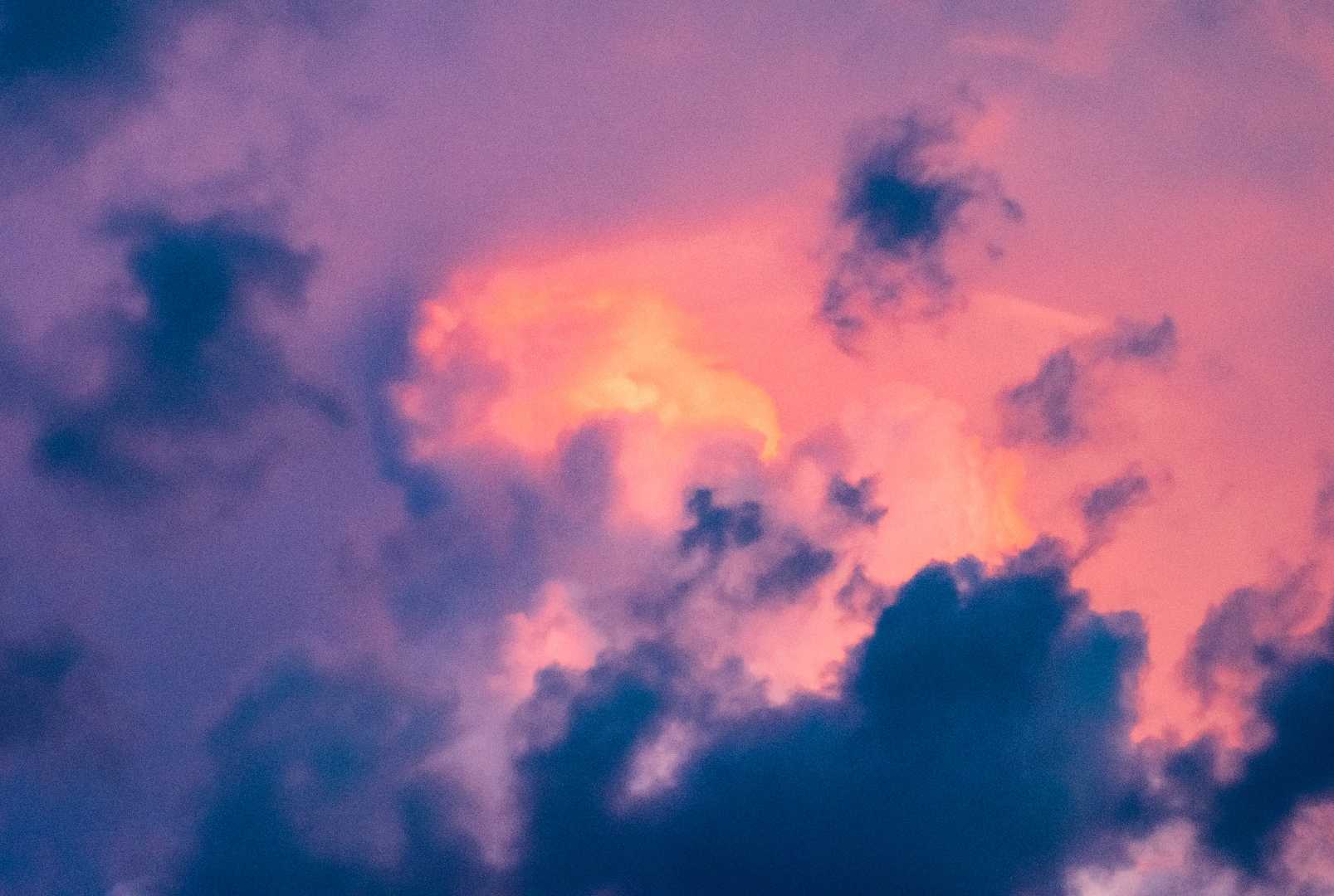 Awan Ungu Pink Oranye heheh
