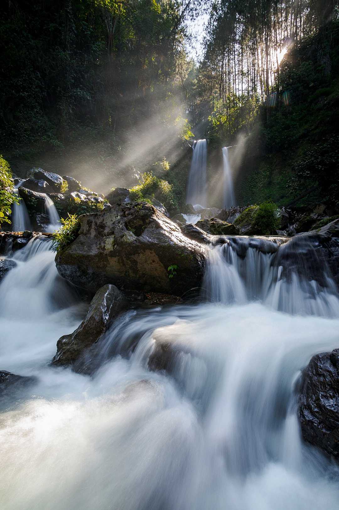 Grenjengan Kembar Waterfalls