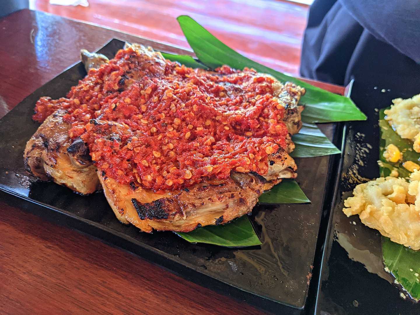 Ayam bakar tulang lunak