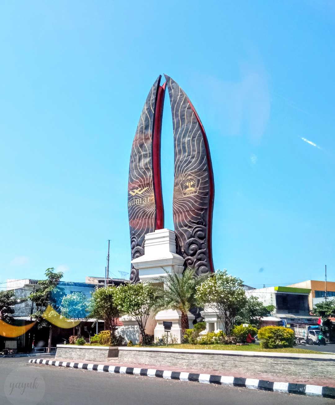 Tugu Wilmar Gresik