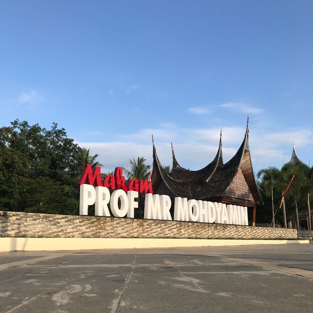 makam Prof Moh Yamin 