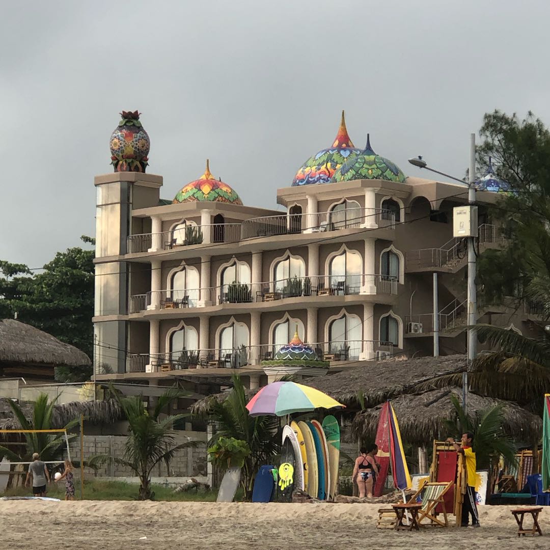 Dharma beach    montañita