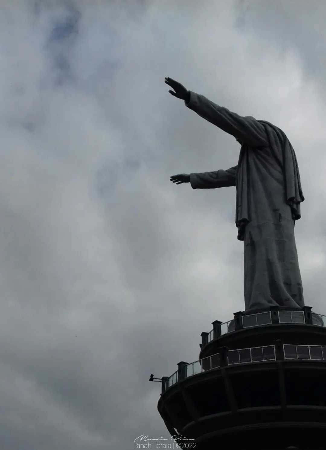 Patung Yesus Memberkati