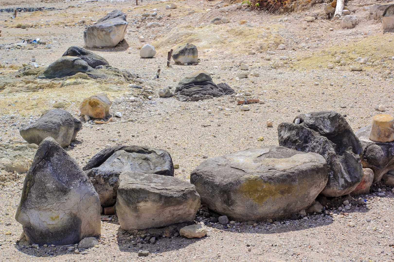 Cerita Asal Usul Kawah Sikidang