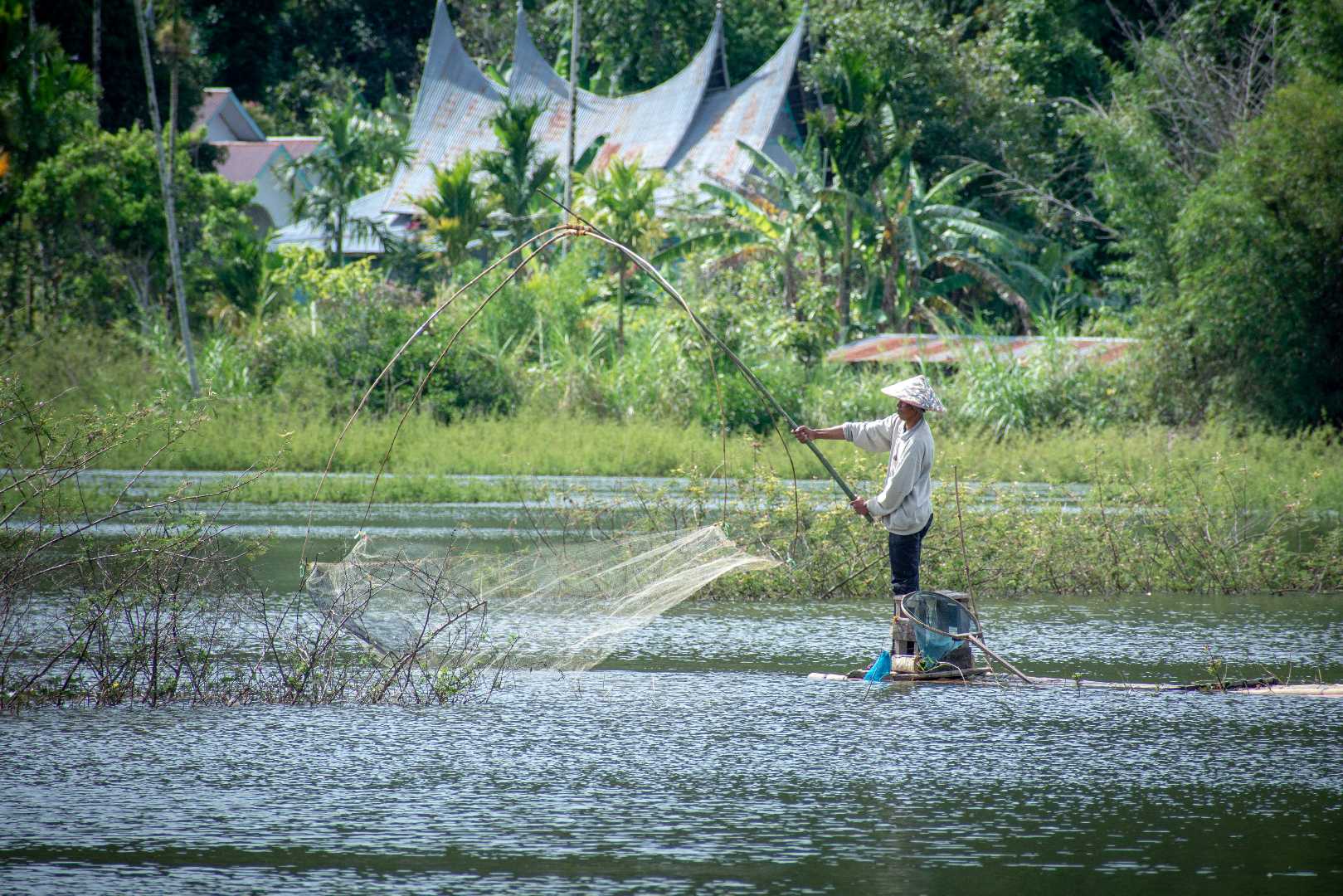 Nelayan tarusan kamang