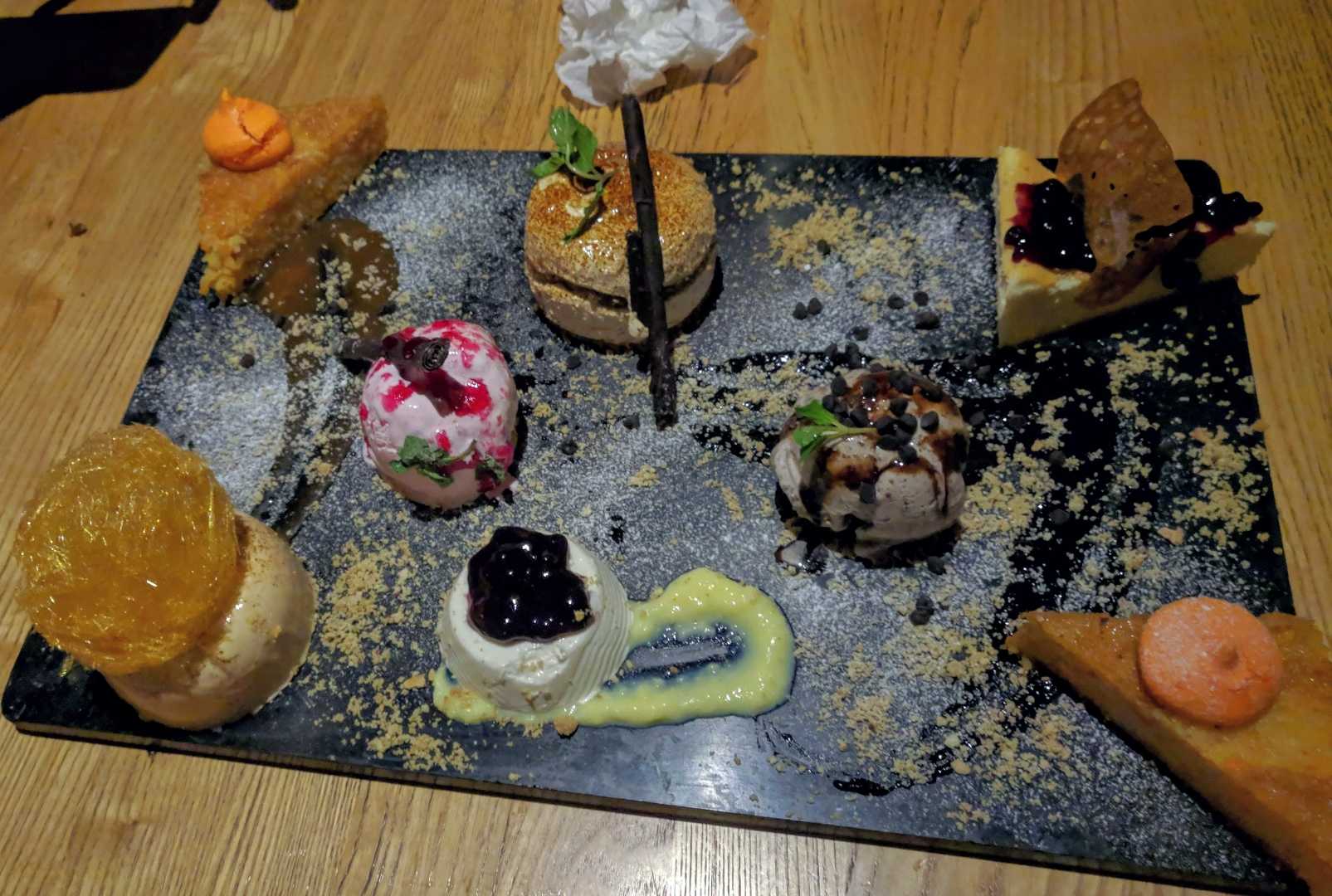 Dessert platter 