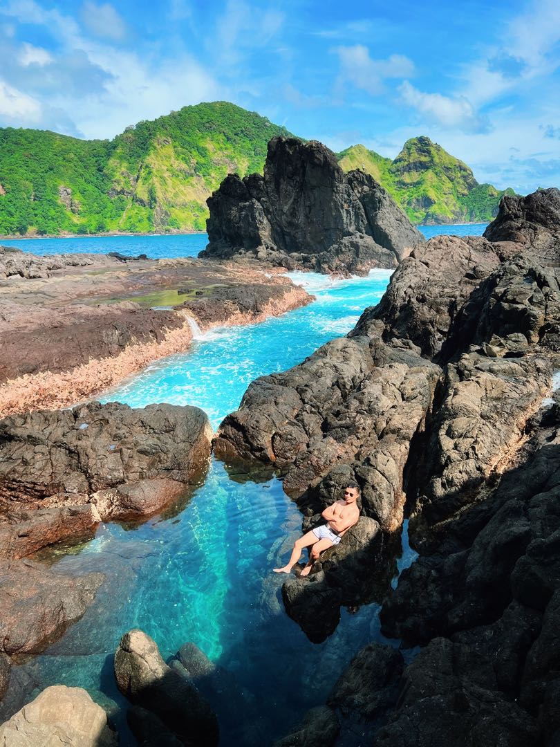 Pulau Telu: Pantai dengan Kolam Asin Alami di Sekotong