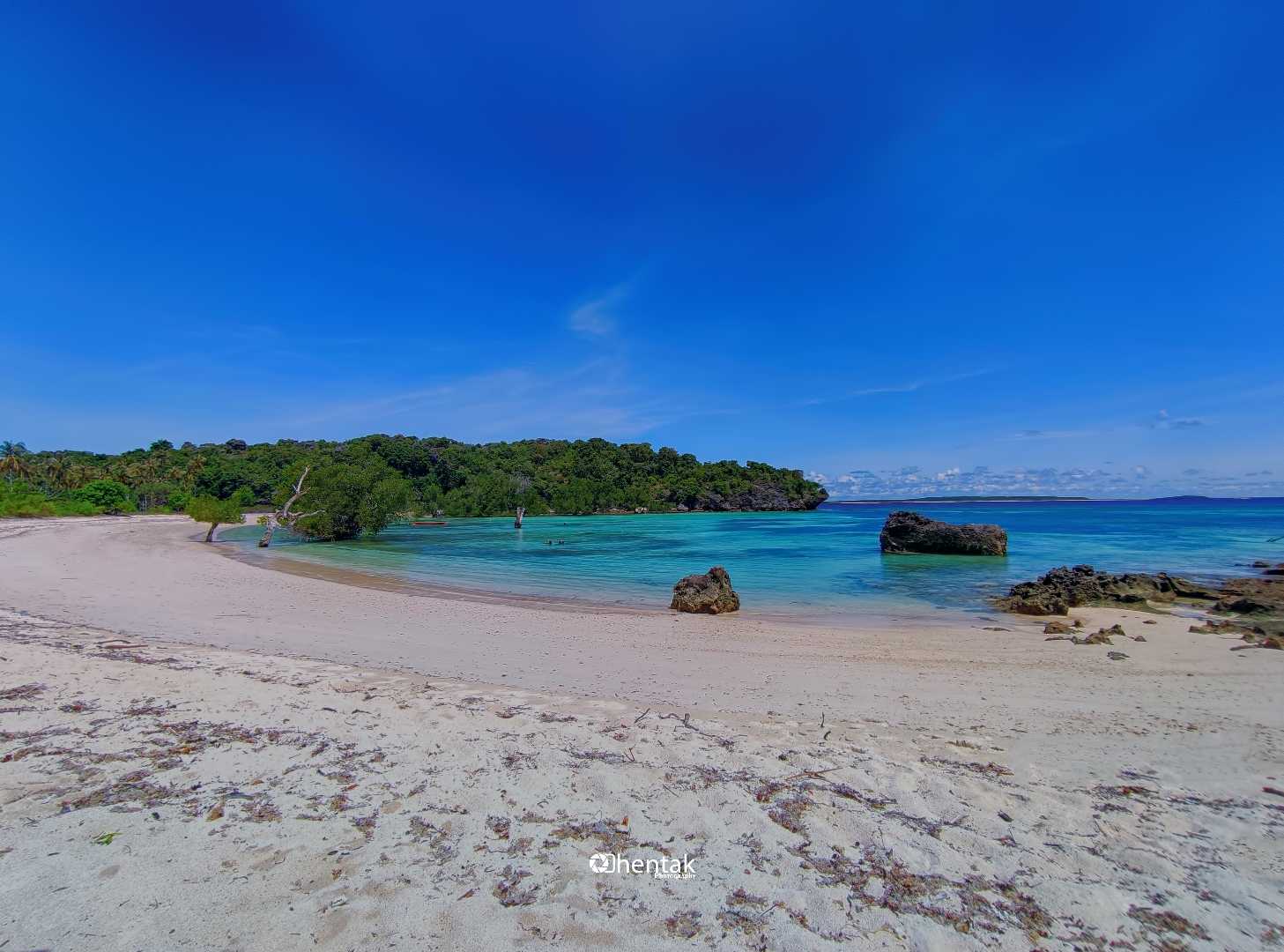 Panorama Pantai Oeseli
