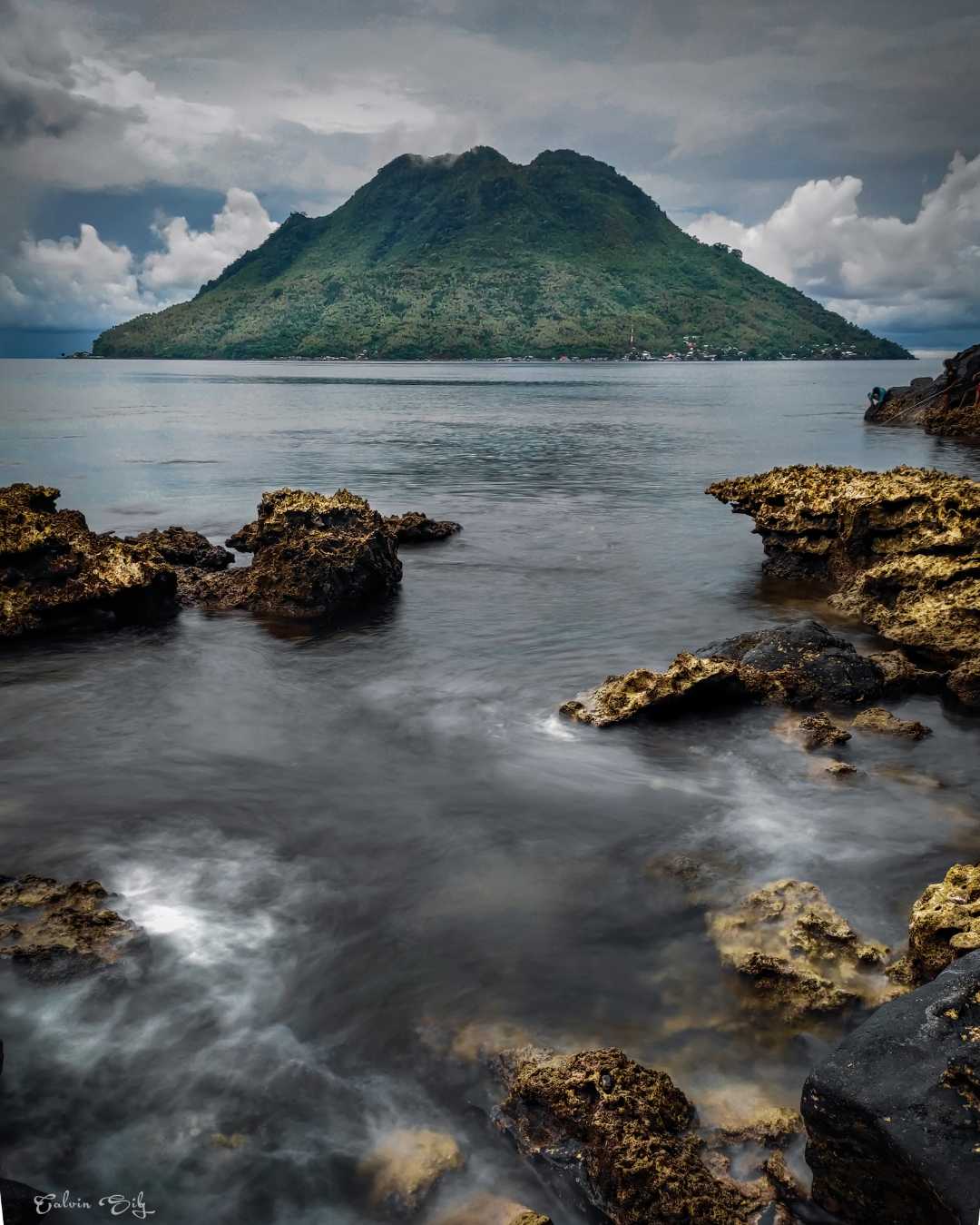 Batu Angus, Ternate