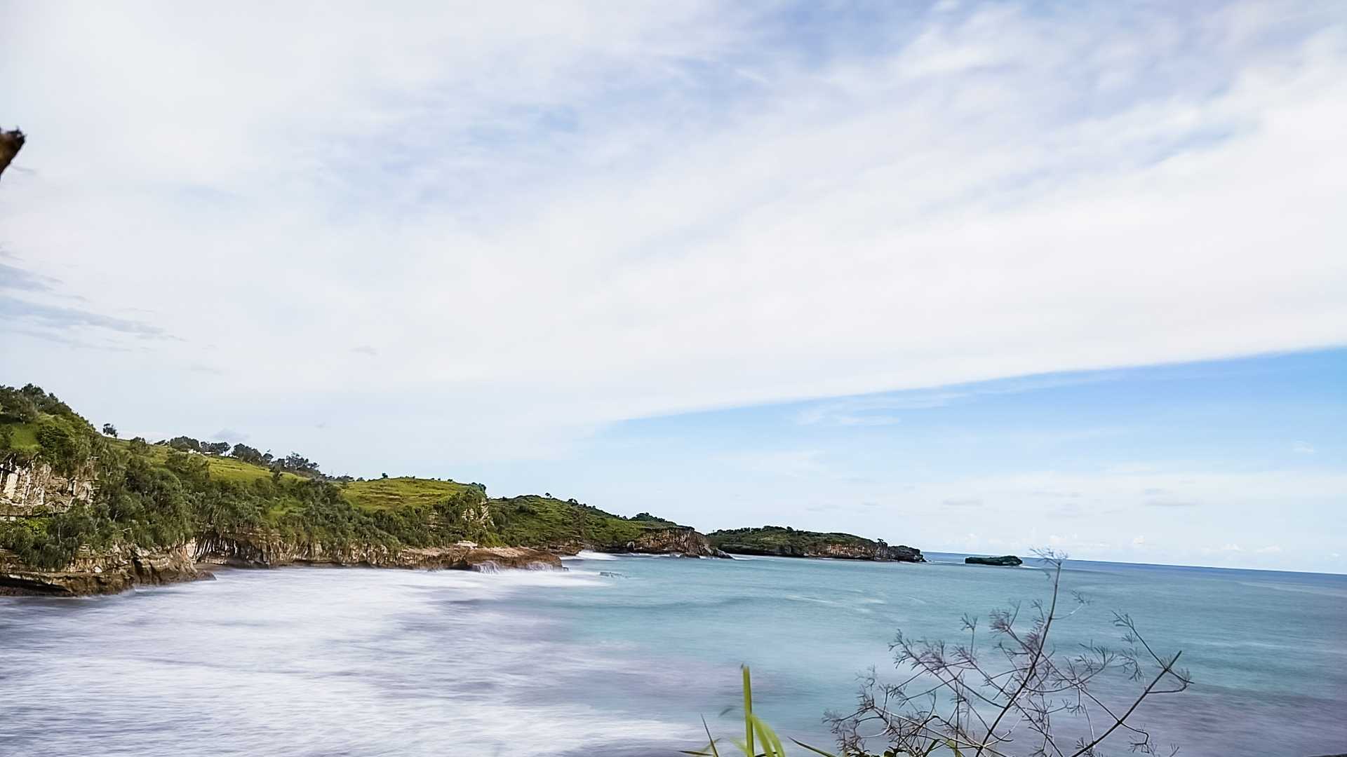 Klayar Beach