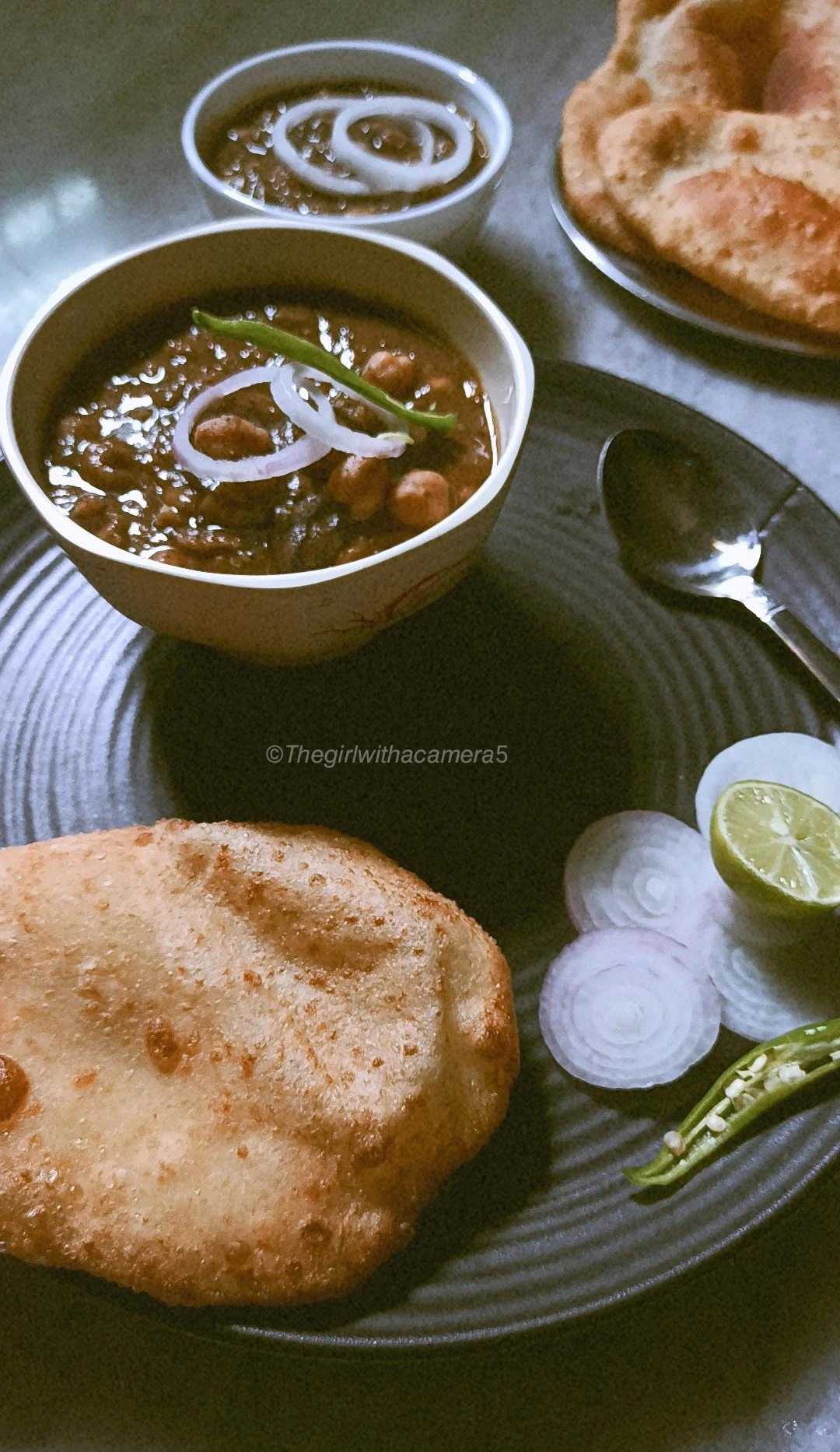 Chola Bhatura (Chickpea Curry-Fried Flatbreads)