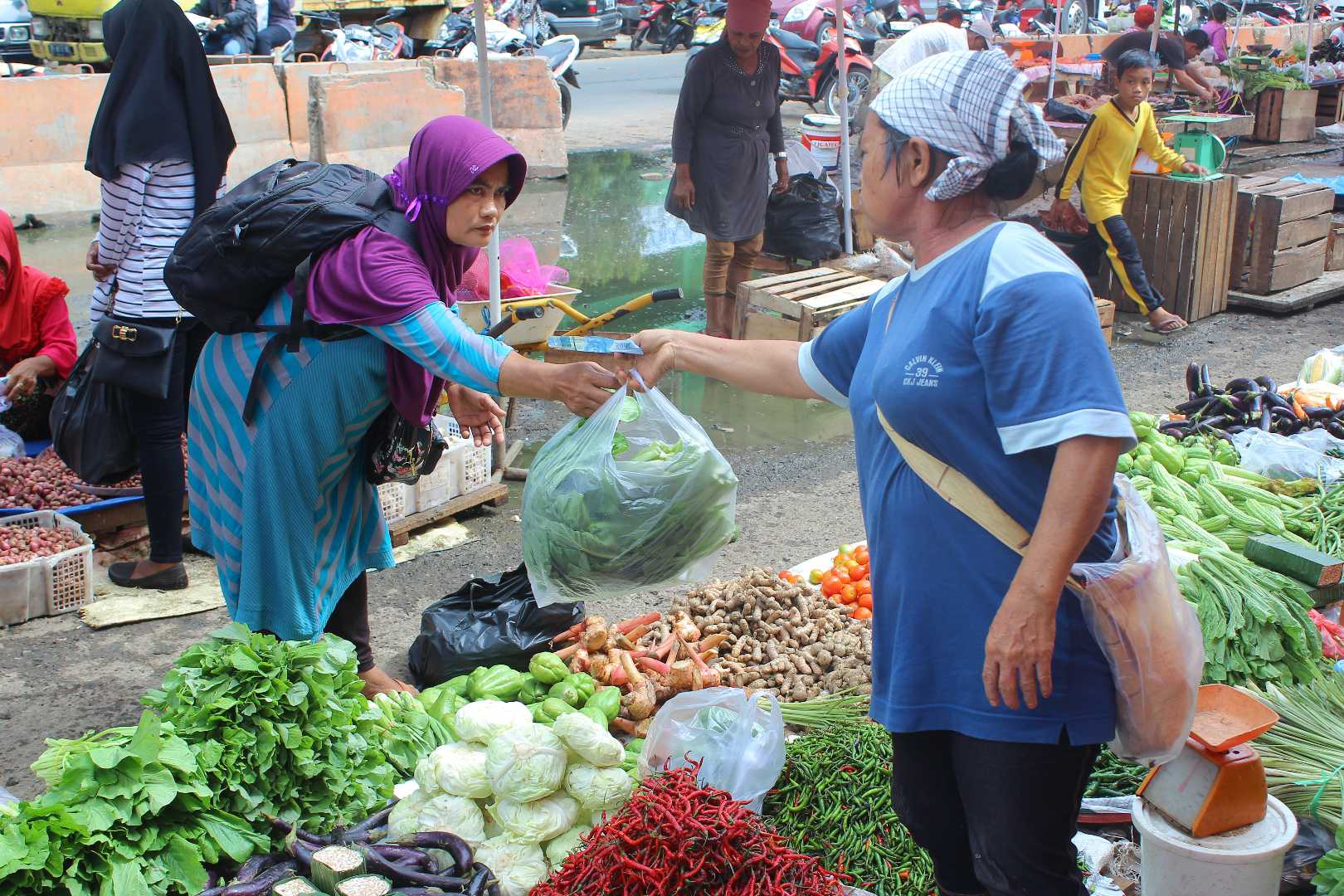 Interaksi Pedagang dan Pembeli