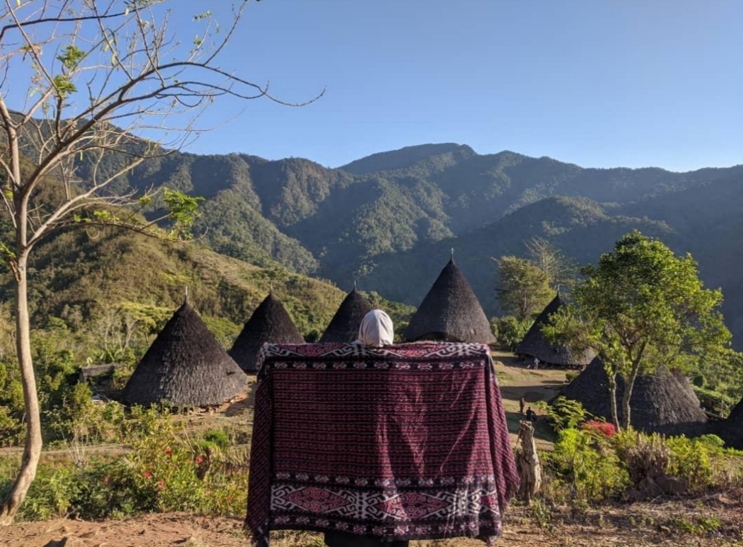 Kain Tenun Songke_Indonesia