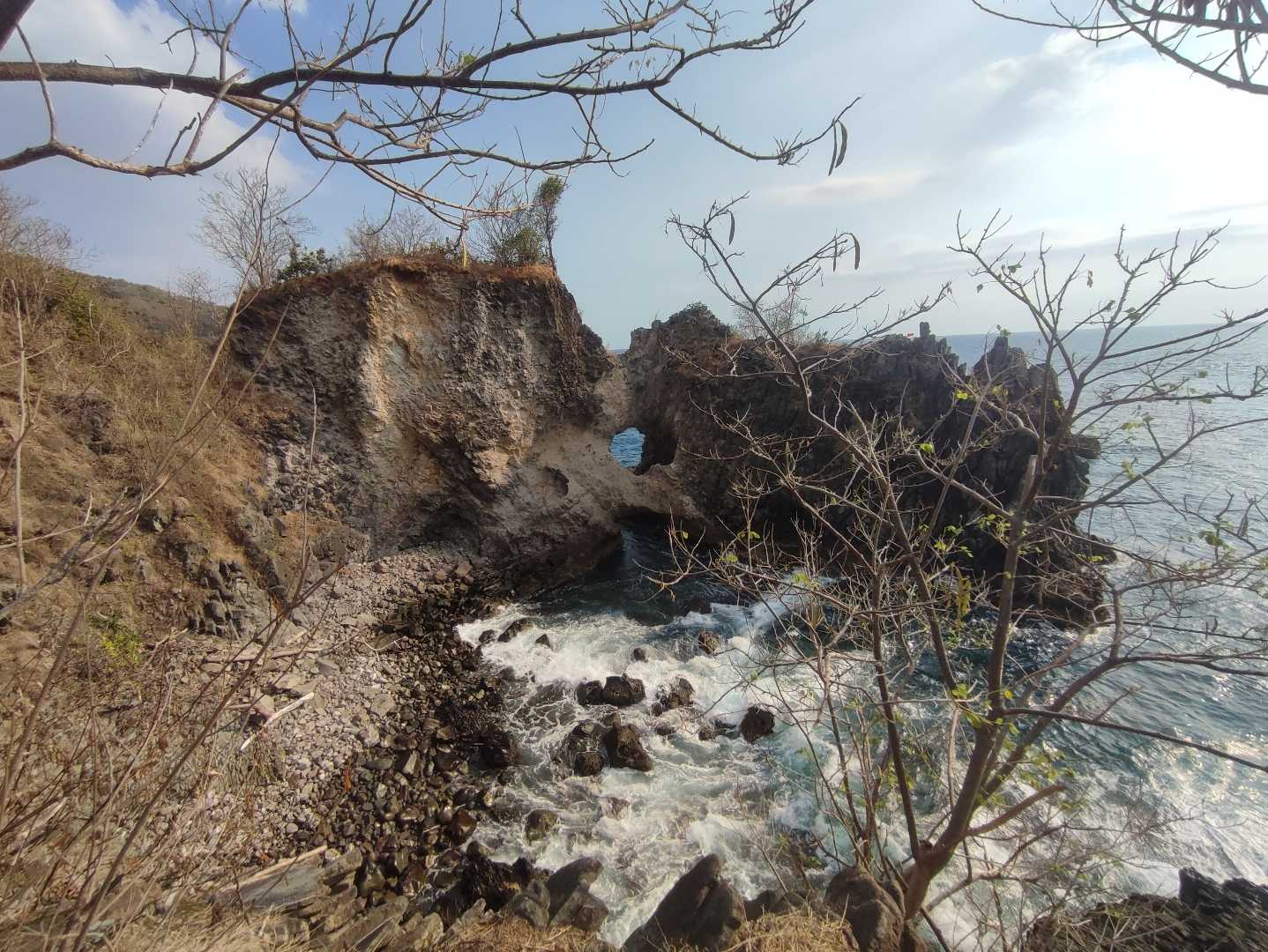 batu bolong
