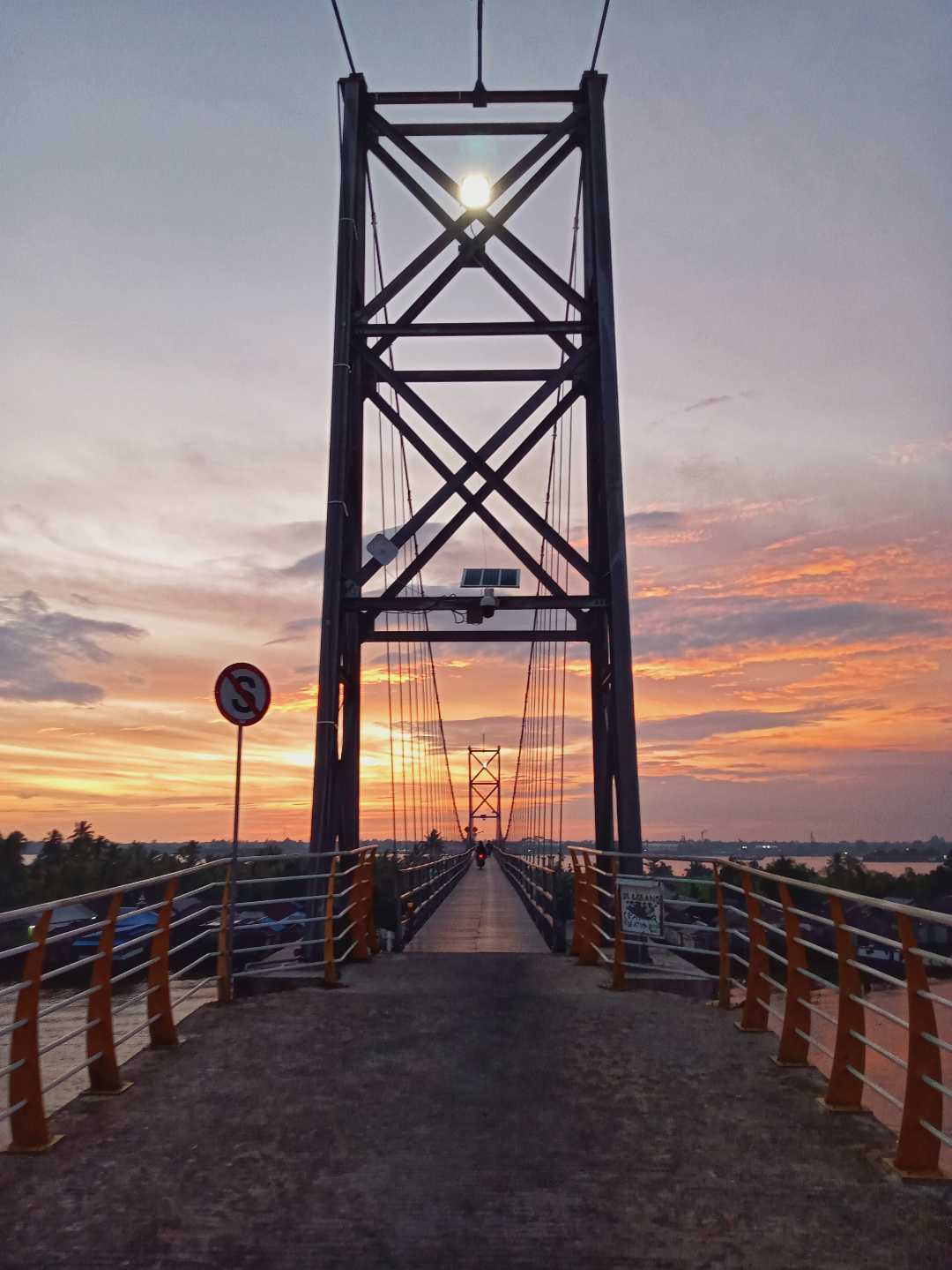 Jembatan Gantung Pulau Bromo