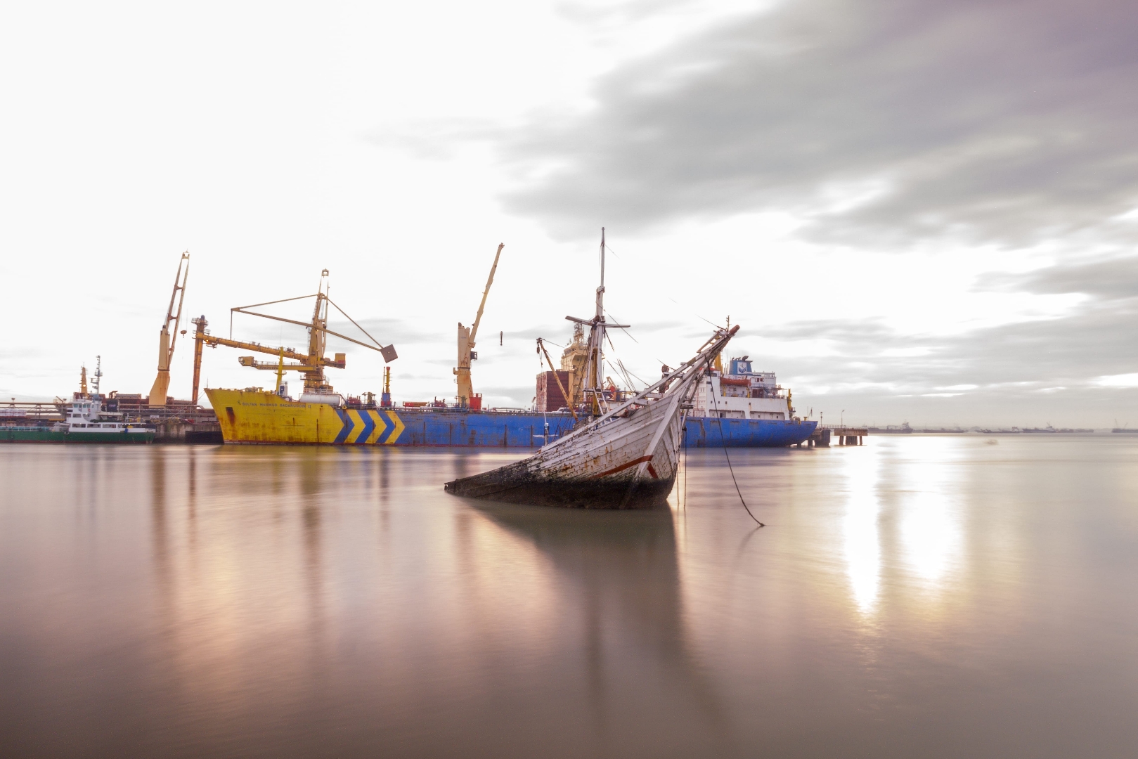 Pangkalan Boat Lumpur Gresik