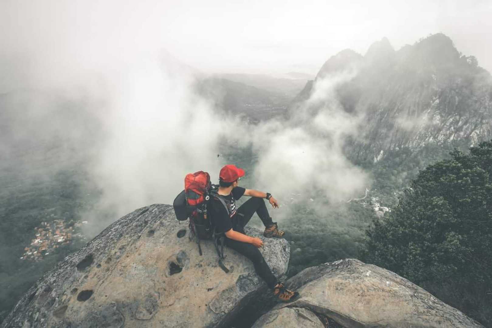 Puncak Batu Tumpuk Gunung Bongkok Purwakarta