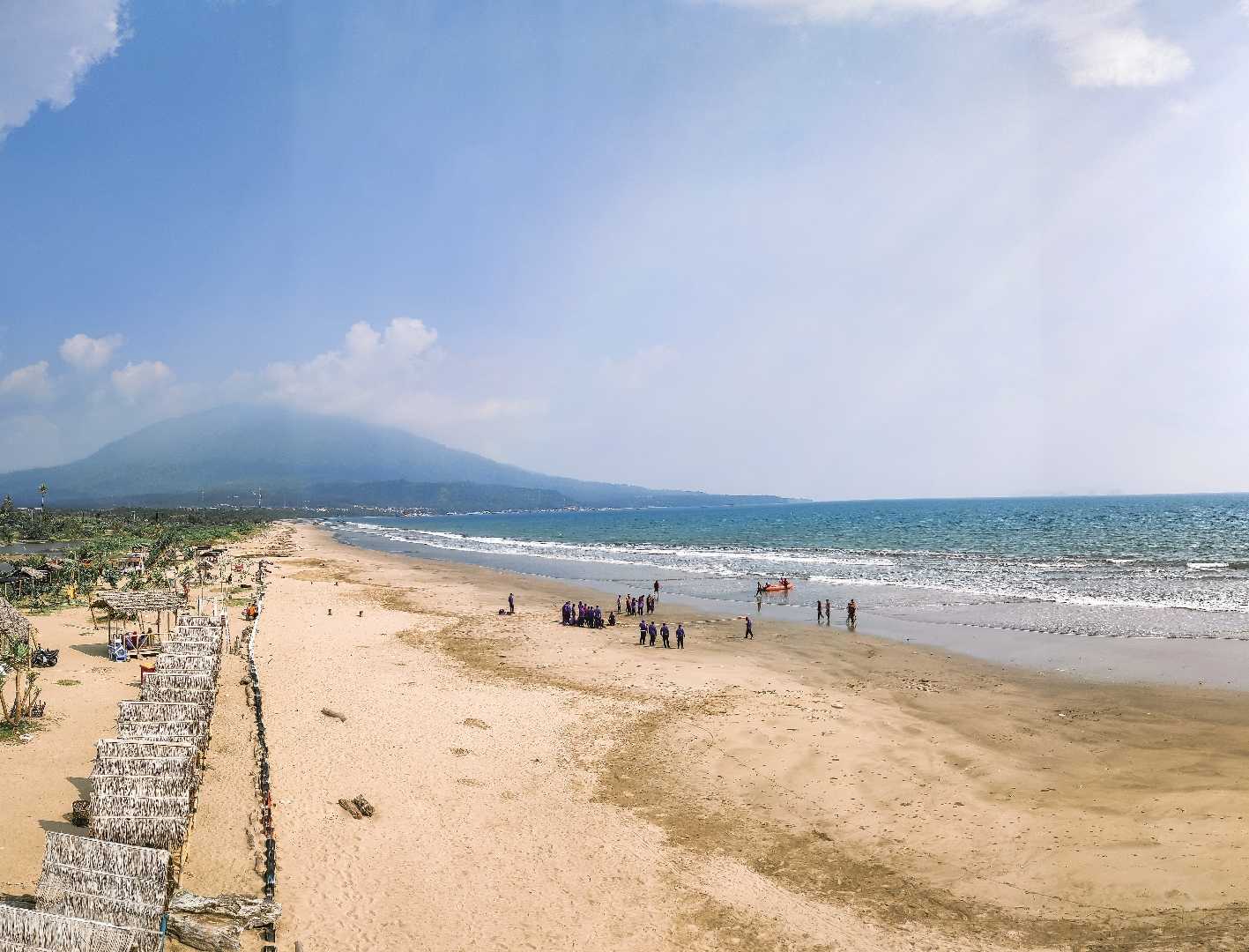 Pantai Kedu Warna