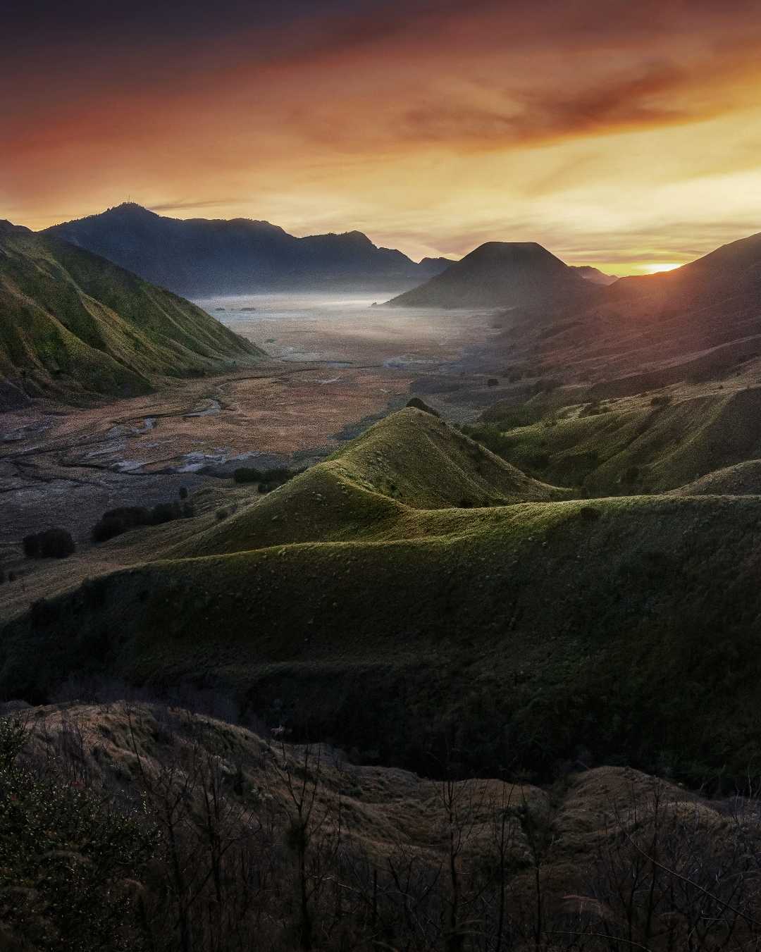 Bromo via Jemplang, Indahnya Padang Sabana di Kaki Dinding K