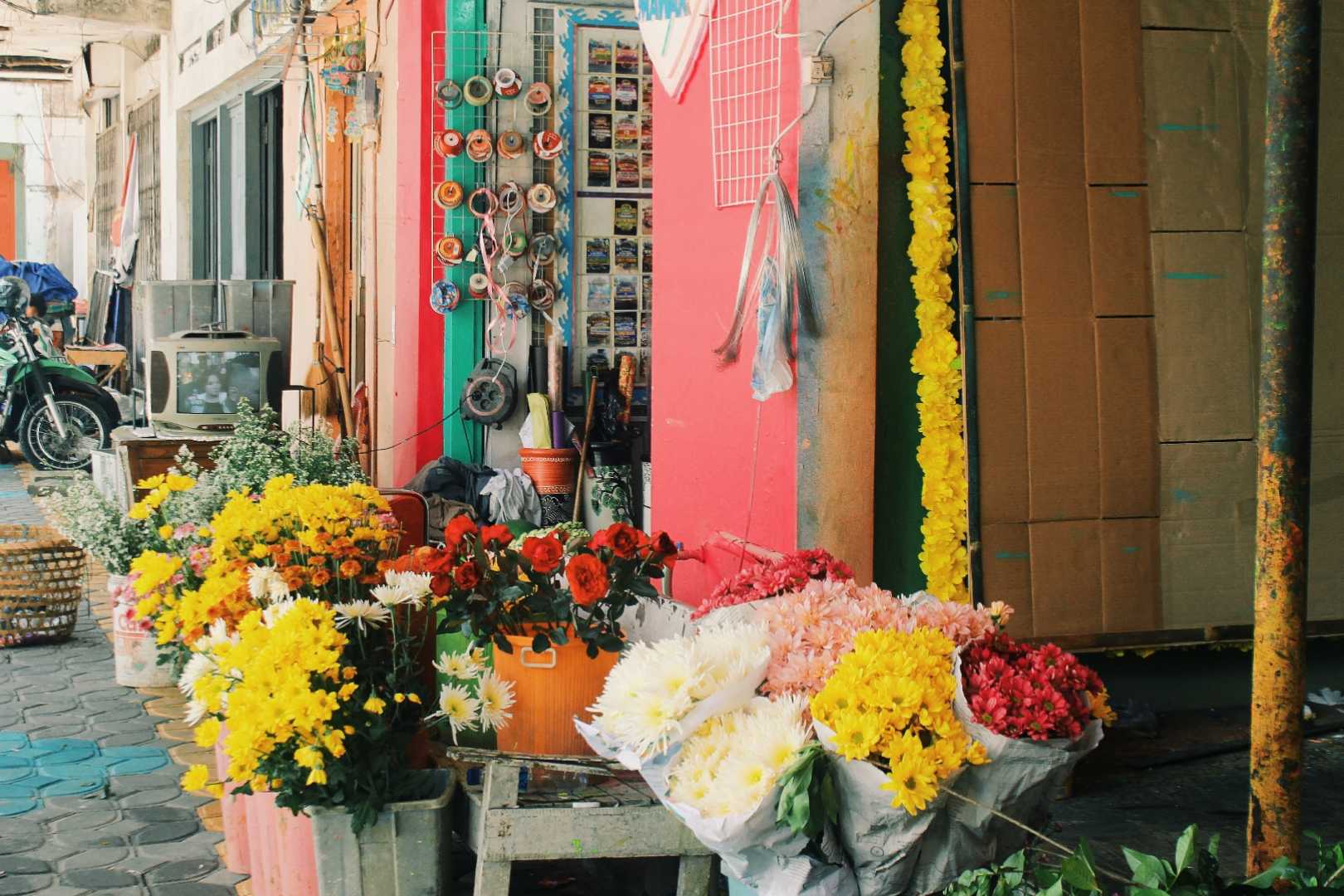 Bunga Tepi Jalan