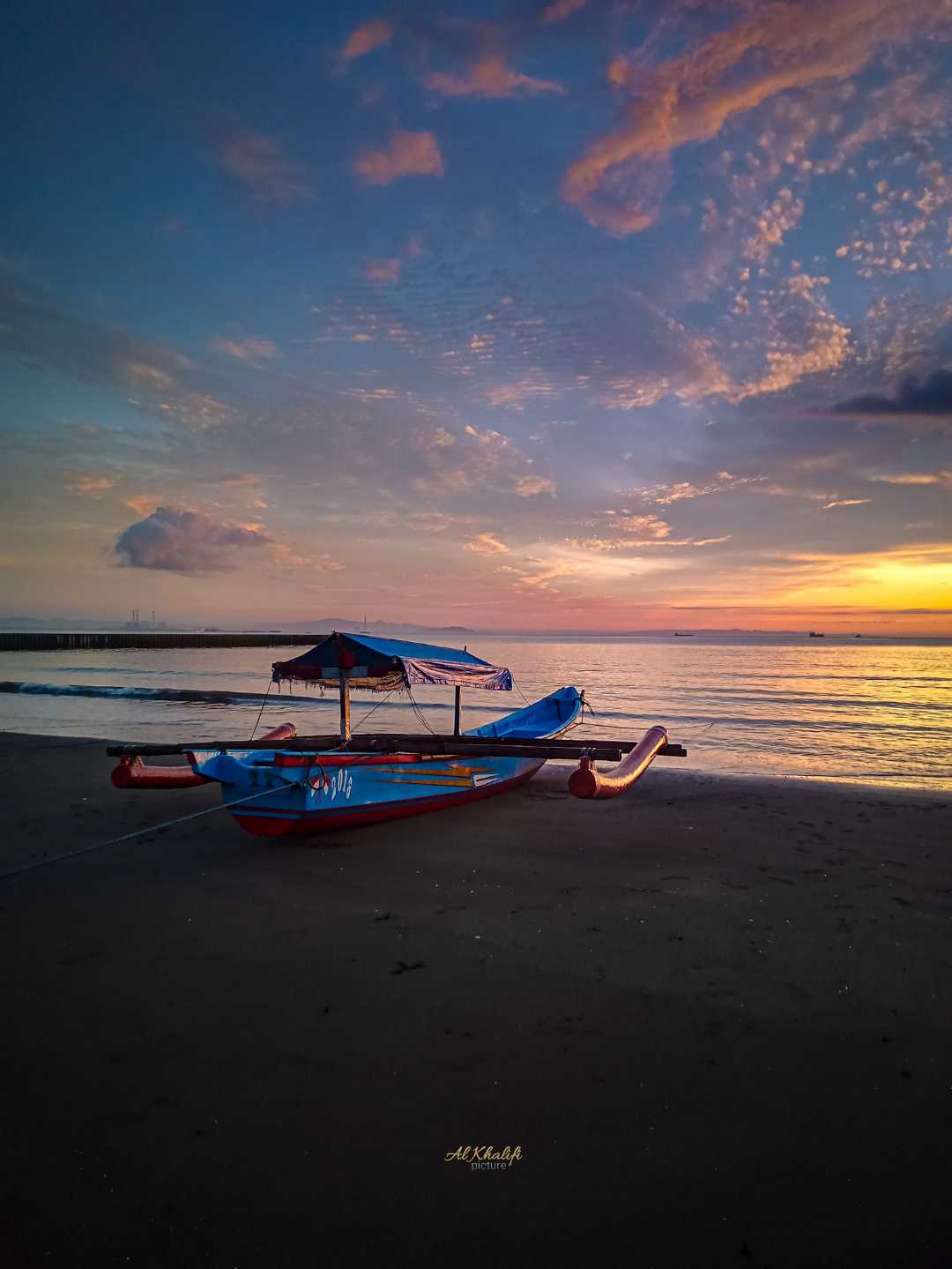 Sunrise in Teluk Penyu Beach