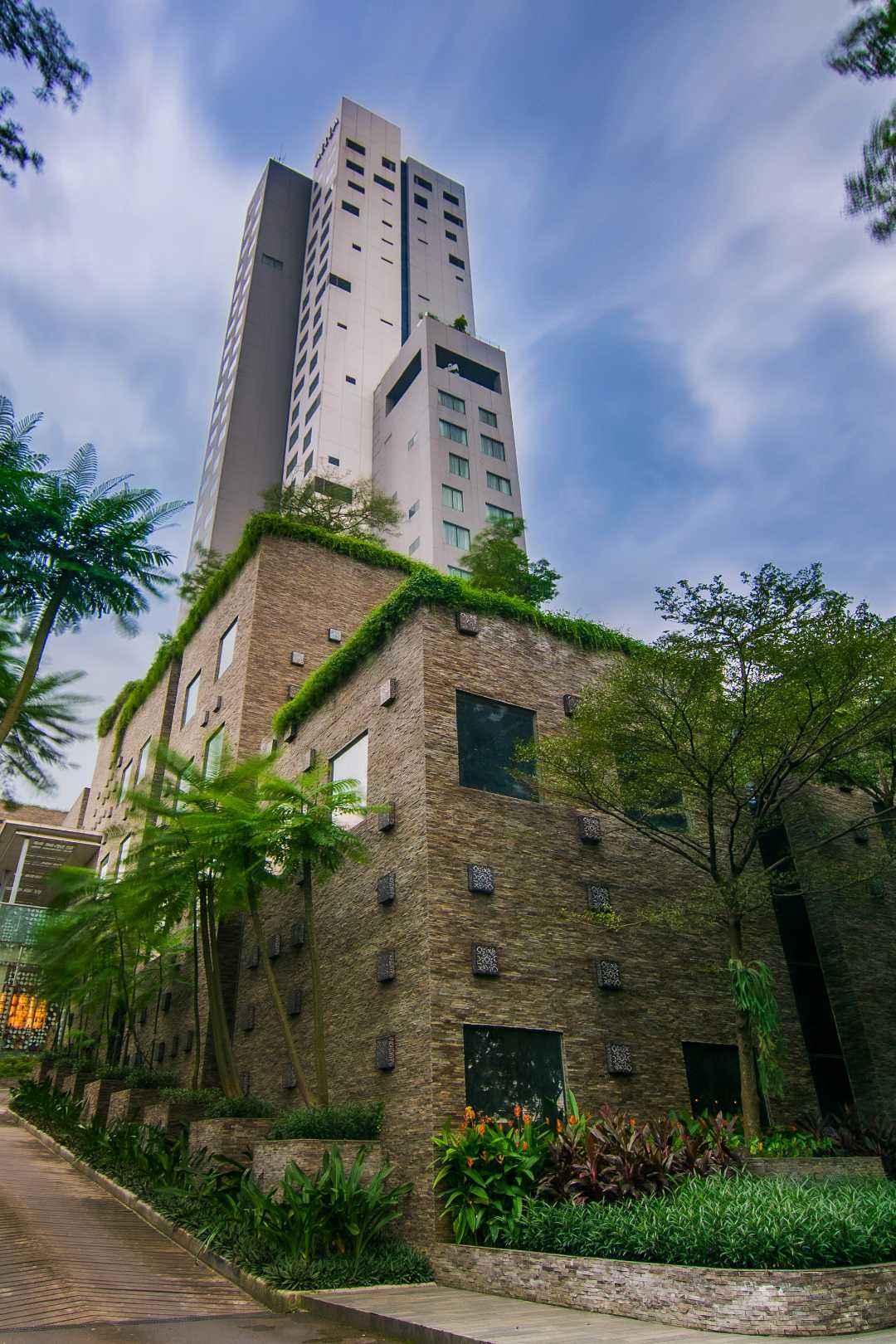 Hotel tertinggi di kota solo