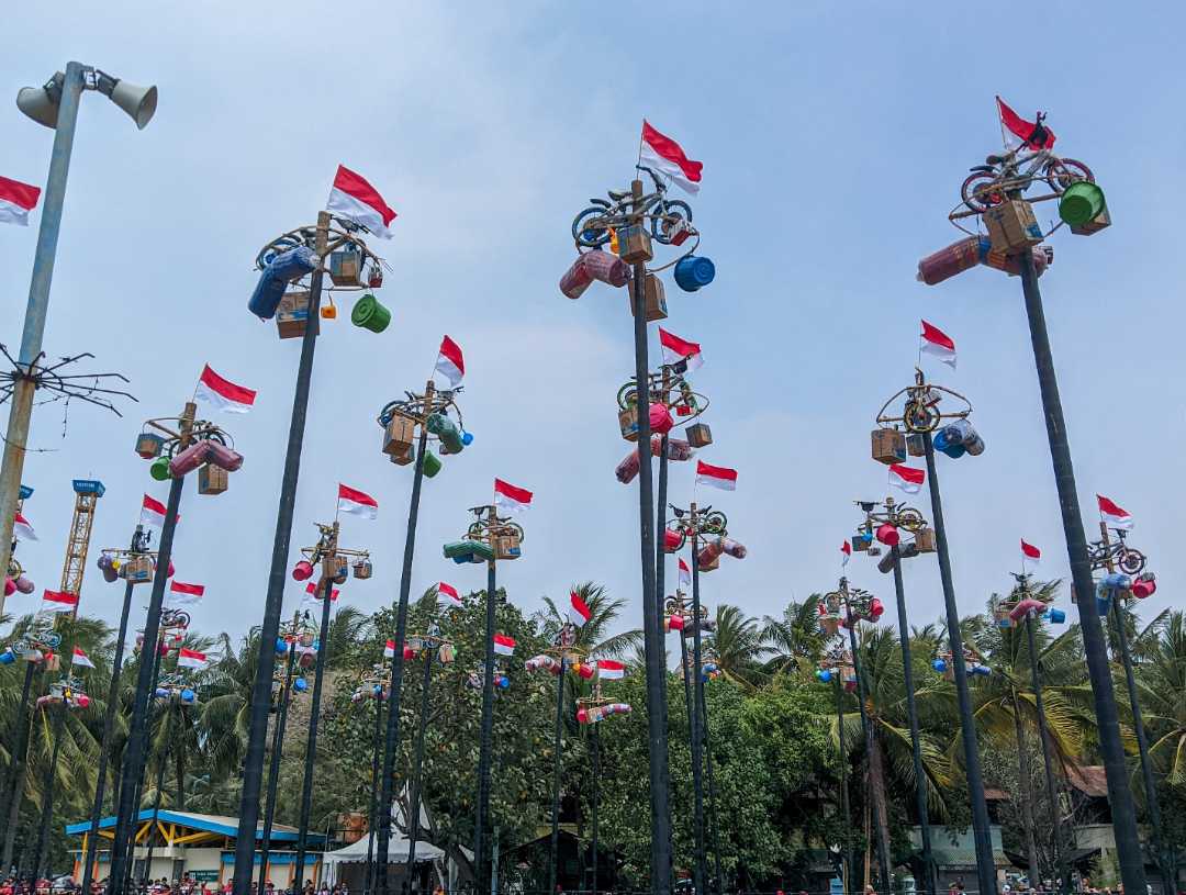 panjat pinang