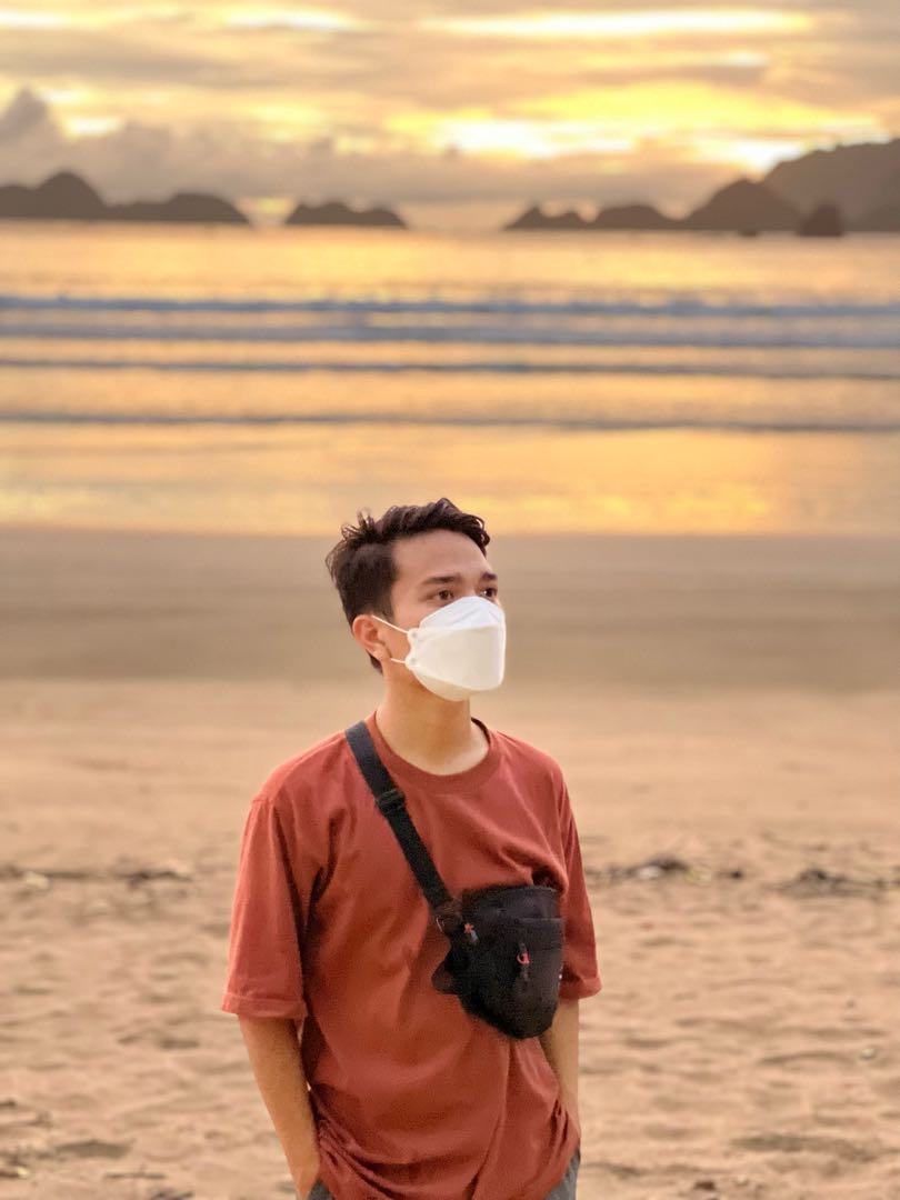 Pantai Pulau Merah