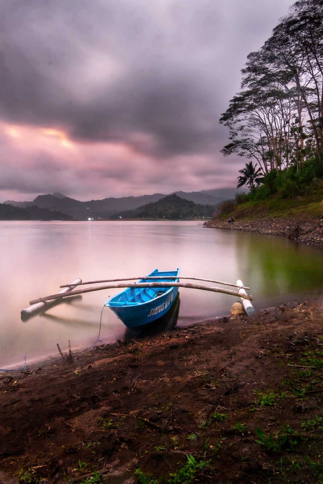 perahu bersandar