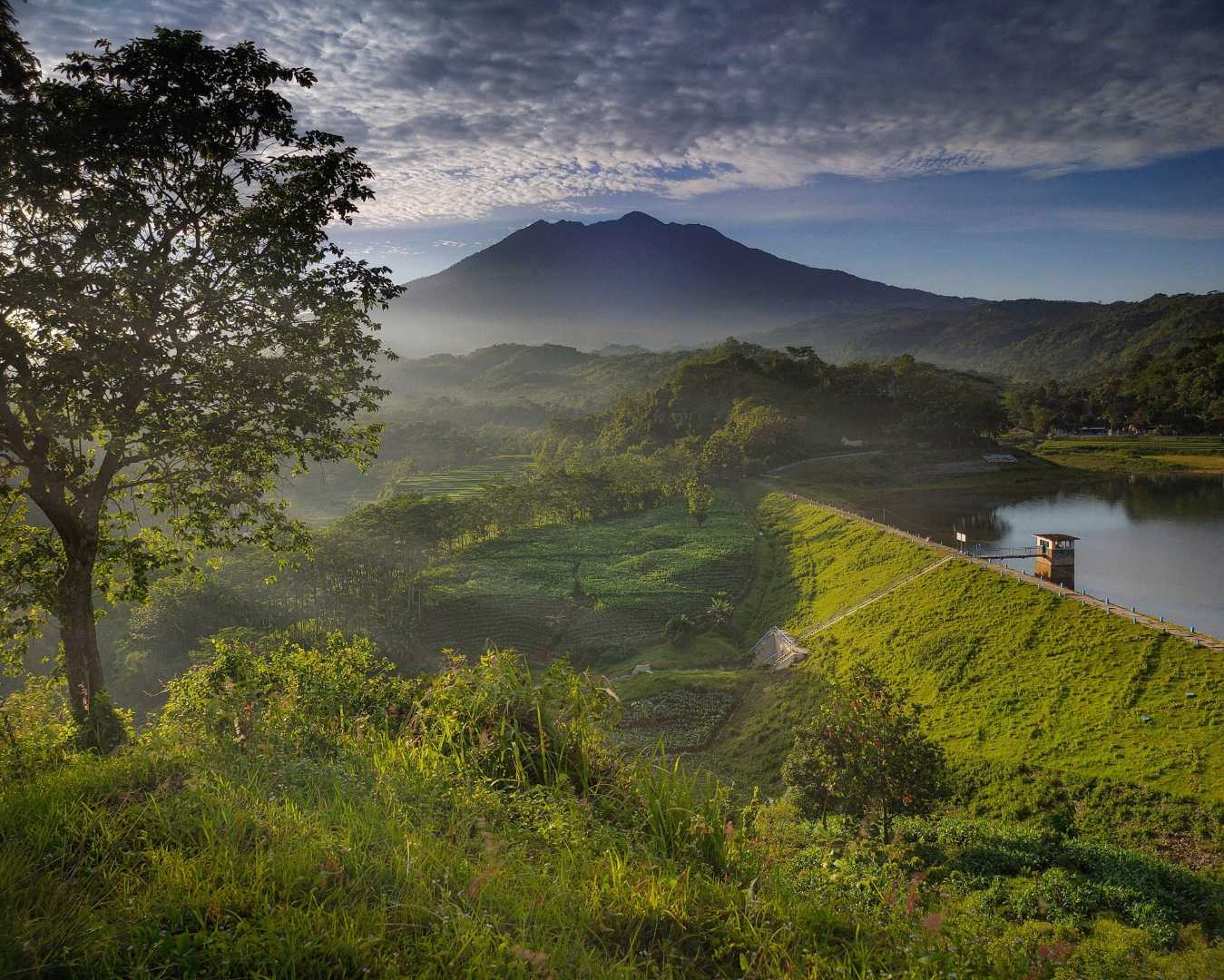 Keindahan Diatas Bukit Cinta