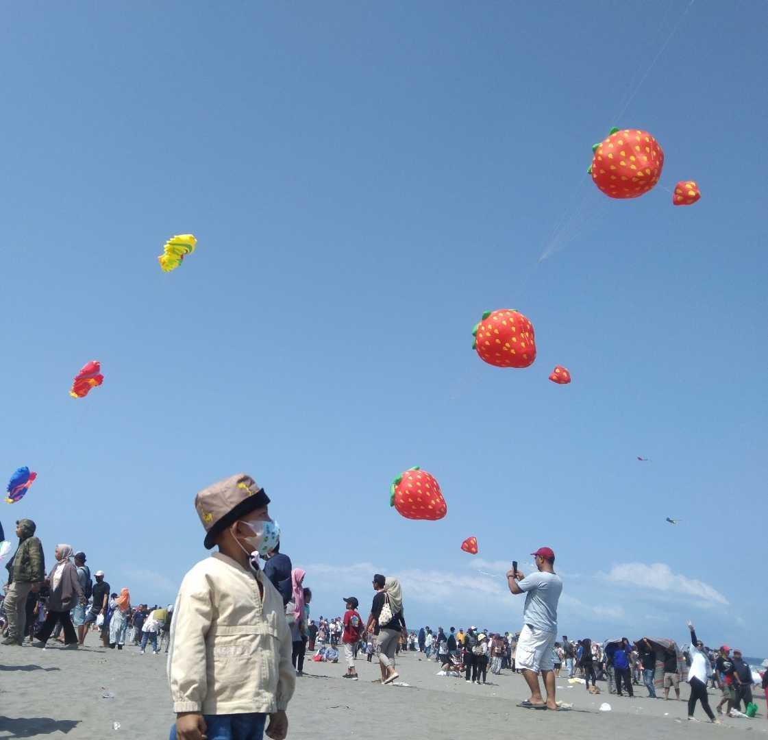 - Stowberry Kite -