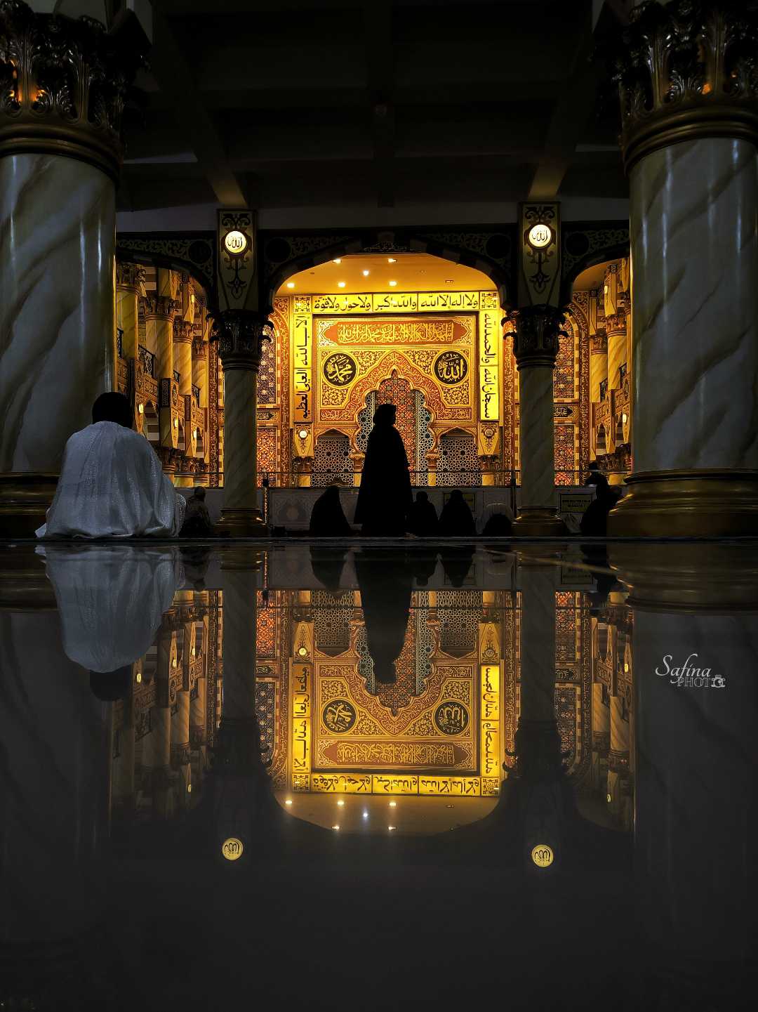 Refleksi didalam masjid 