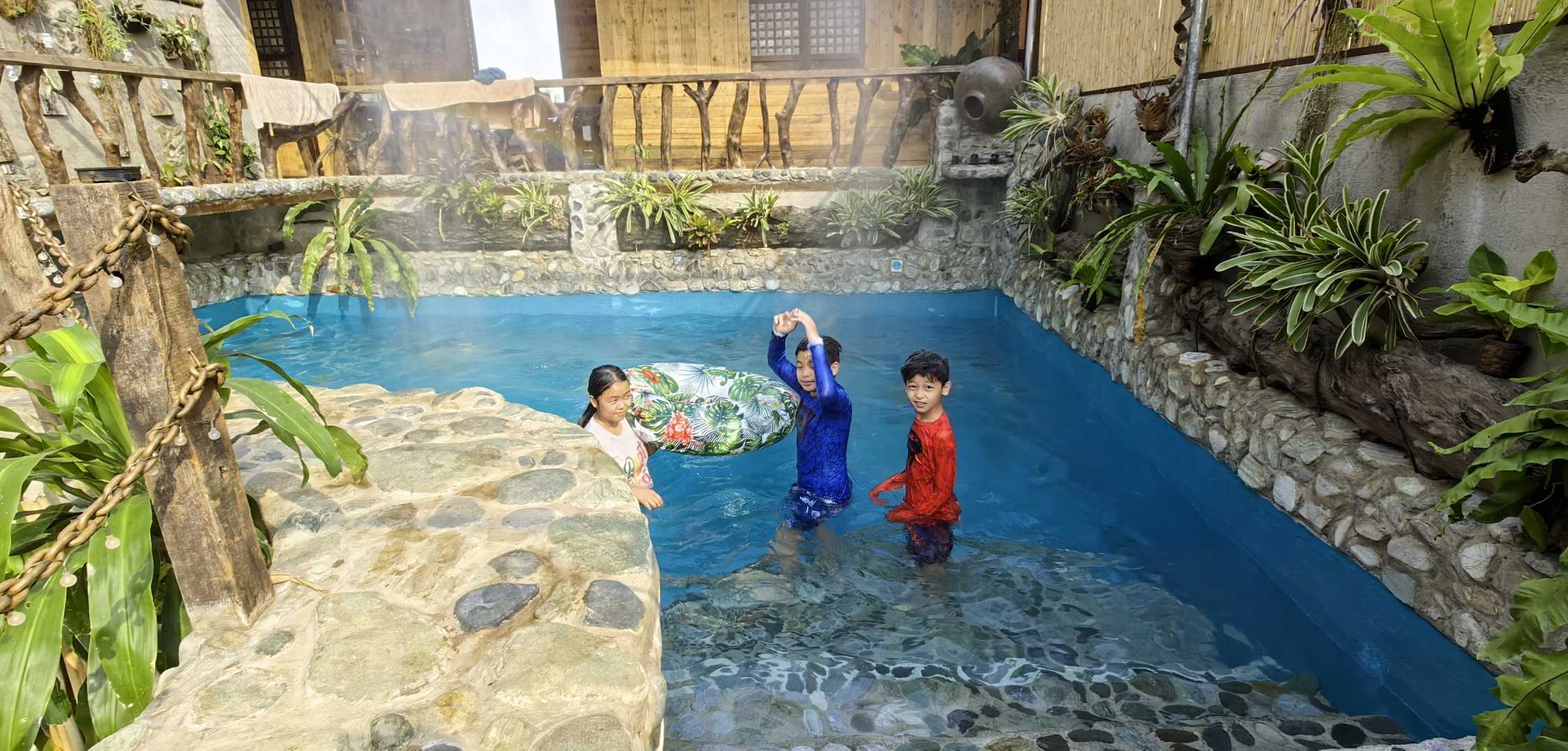 Balinese Garden Lodge Pool 