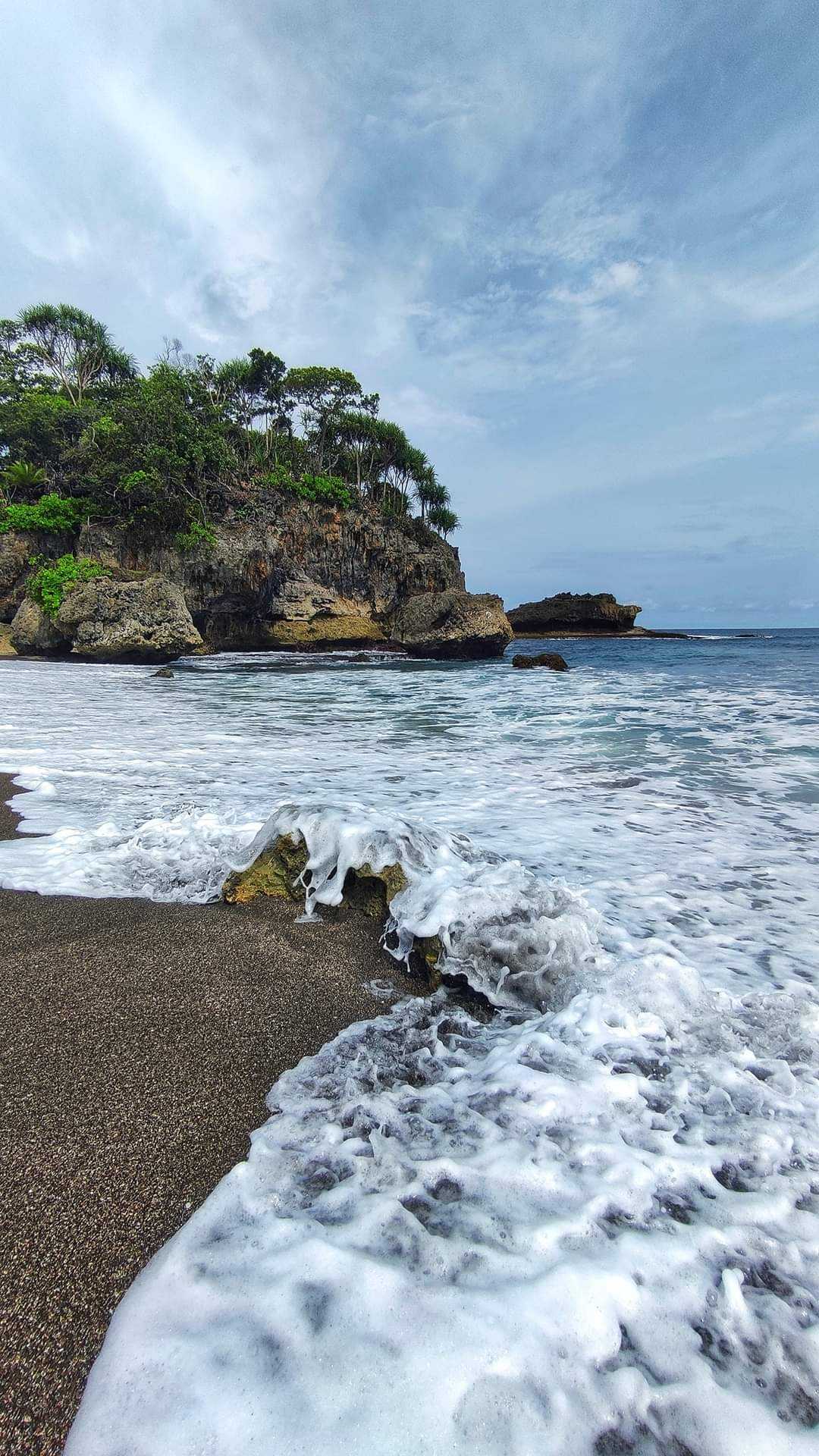 Pantai Madasari