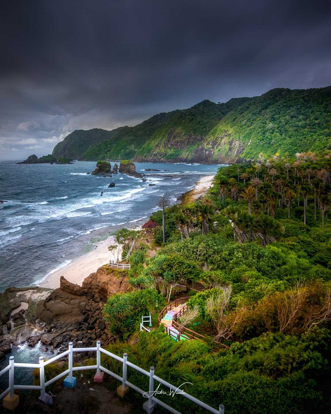 Siti Hinggil Pantai Papuma