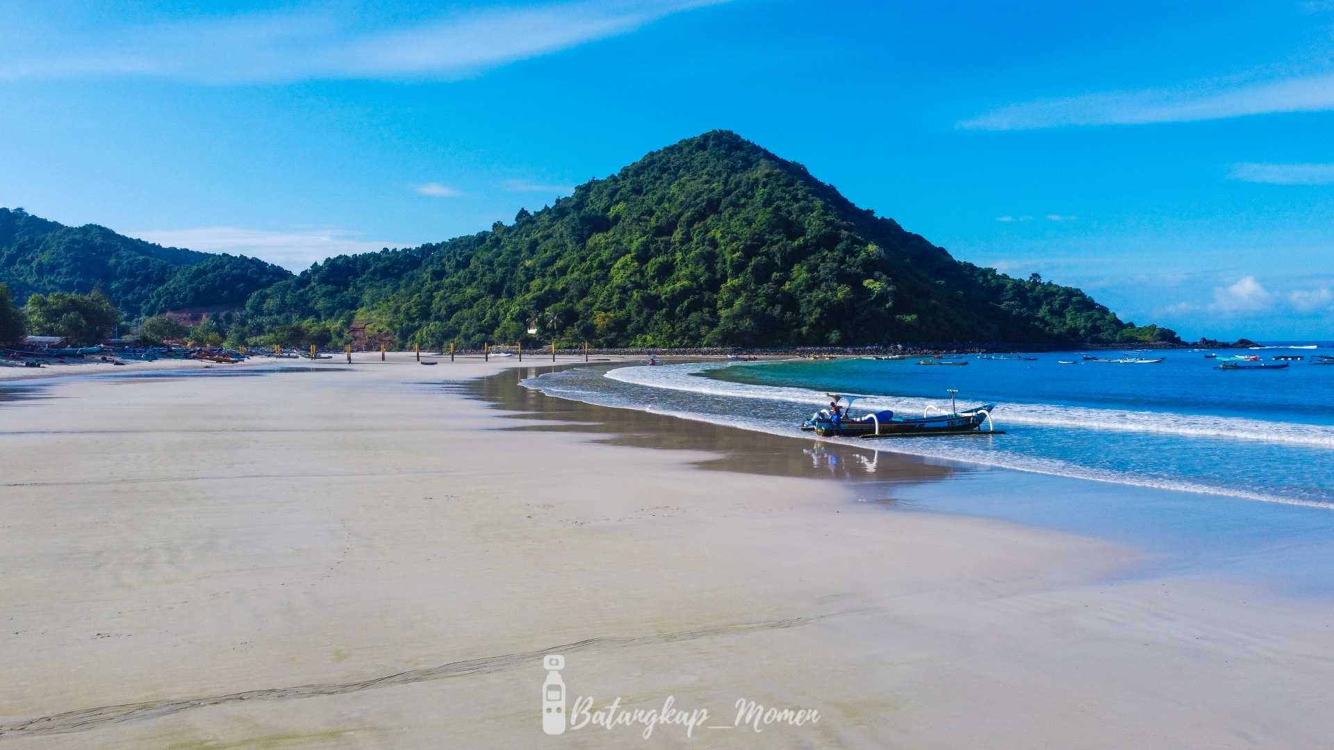 selong belanak beach