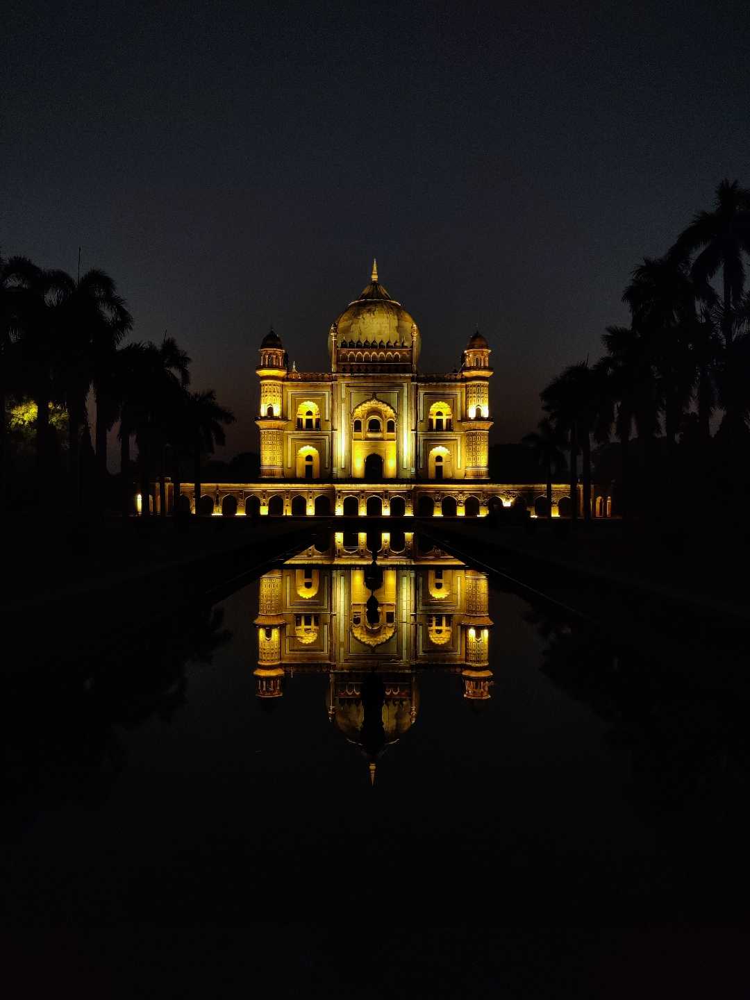 Night view of Safdarjung Tomb