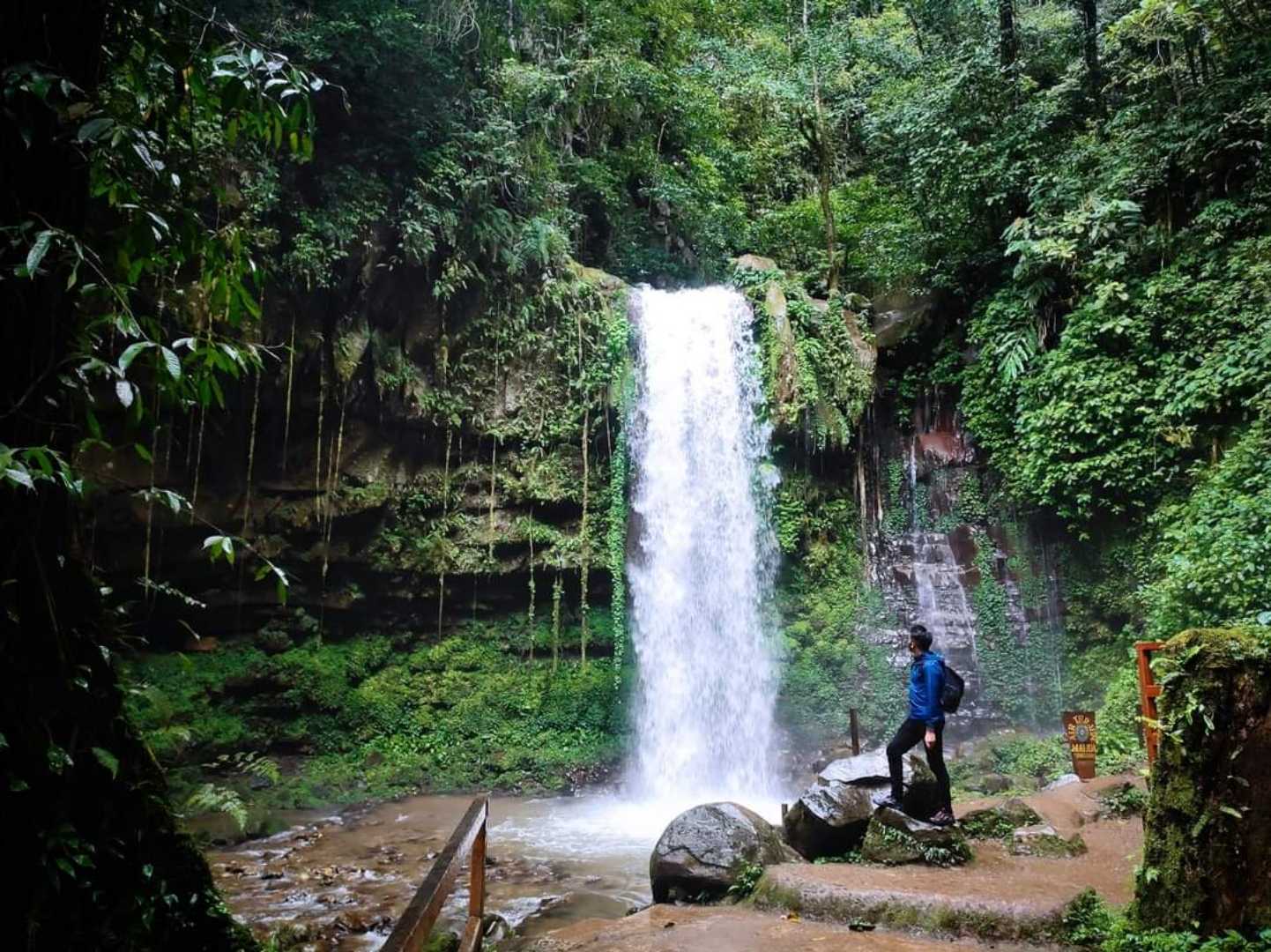 Rim like cavity Mahua Waterfall